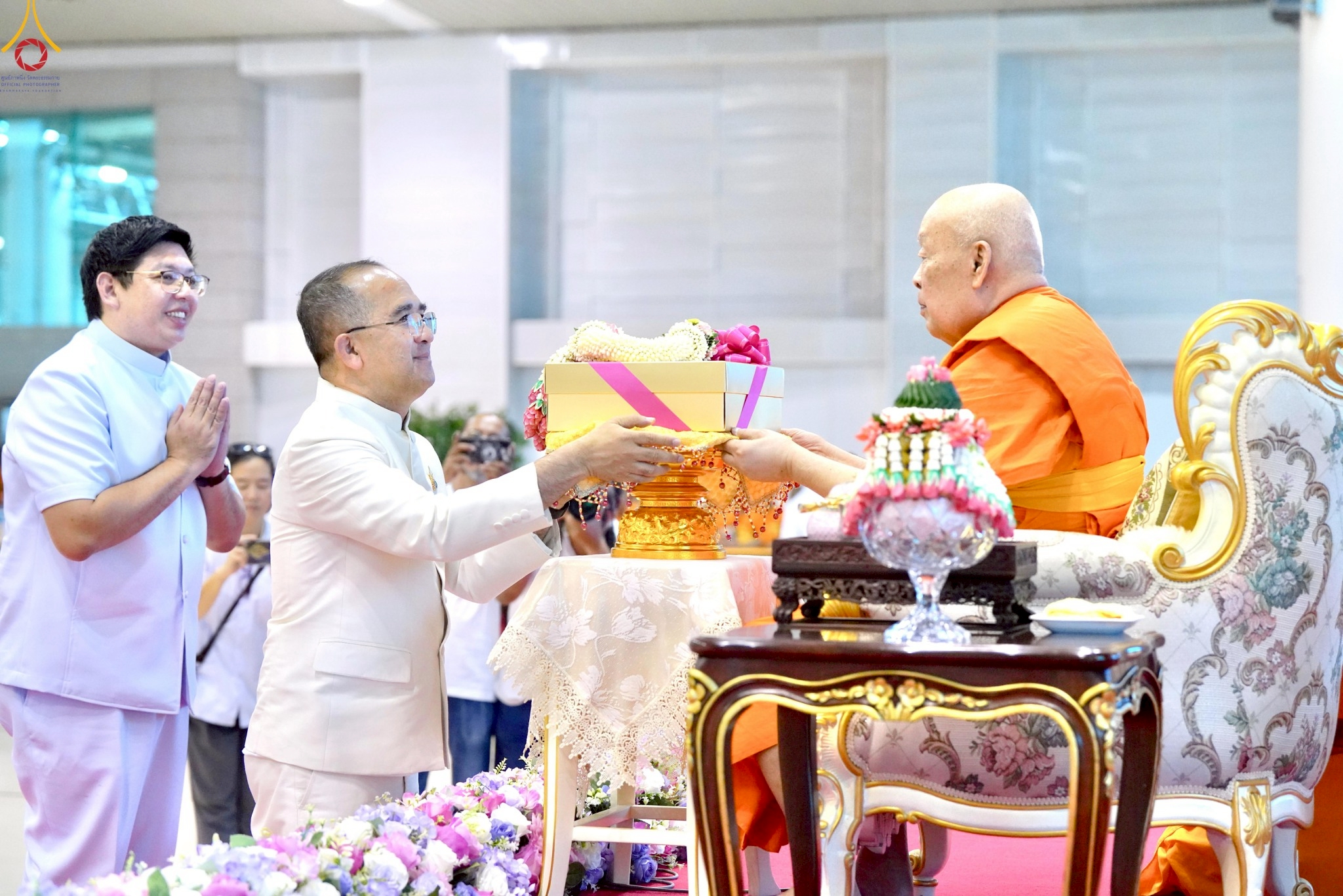 พิธีถวายสังฆทานแด่คณะสงฆ์ 323 วัด 4 จังหวัดชายแดนภาคใต้ ซึ่งจัดขึ้นเป็นปีที่ 21 ครั้งที่ 180 โดยได้รับความเมตตาจากหลวงพ่อทัตตชีโว เป็นประธานสงฆ์ 