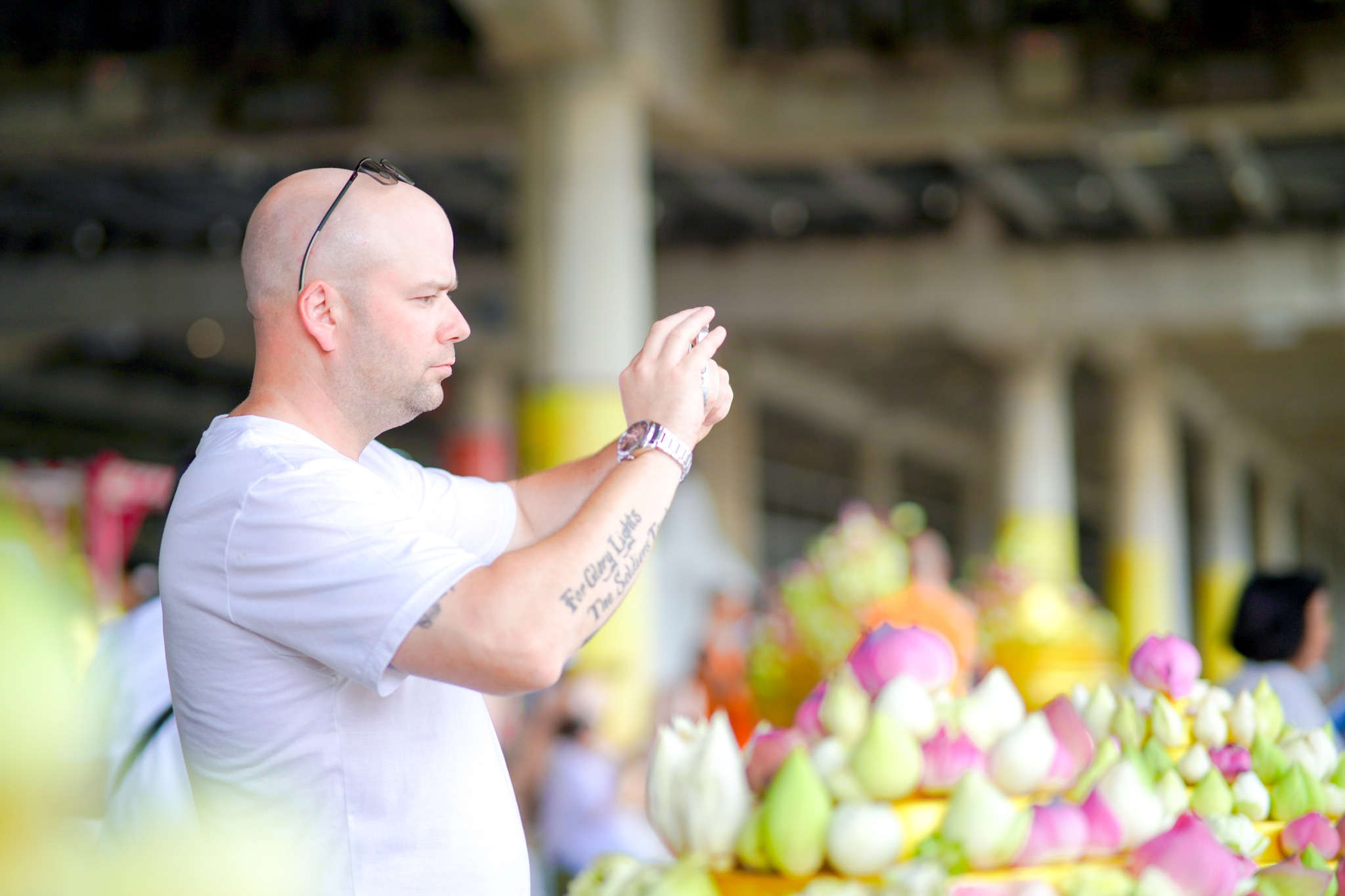 ชาวอเมริกัน เดินทางมาเยี่ยมชมวัดพระธรรมกาย