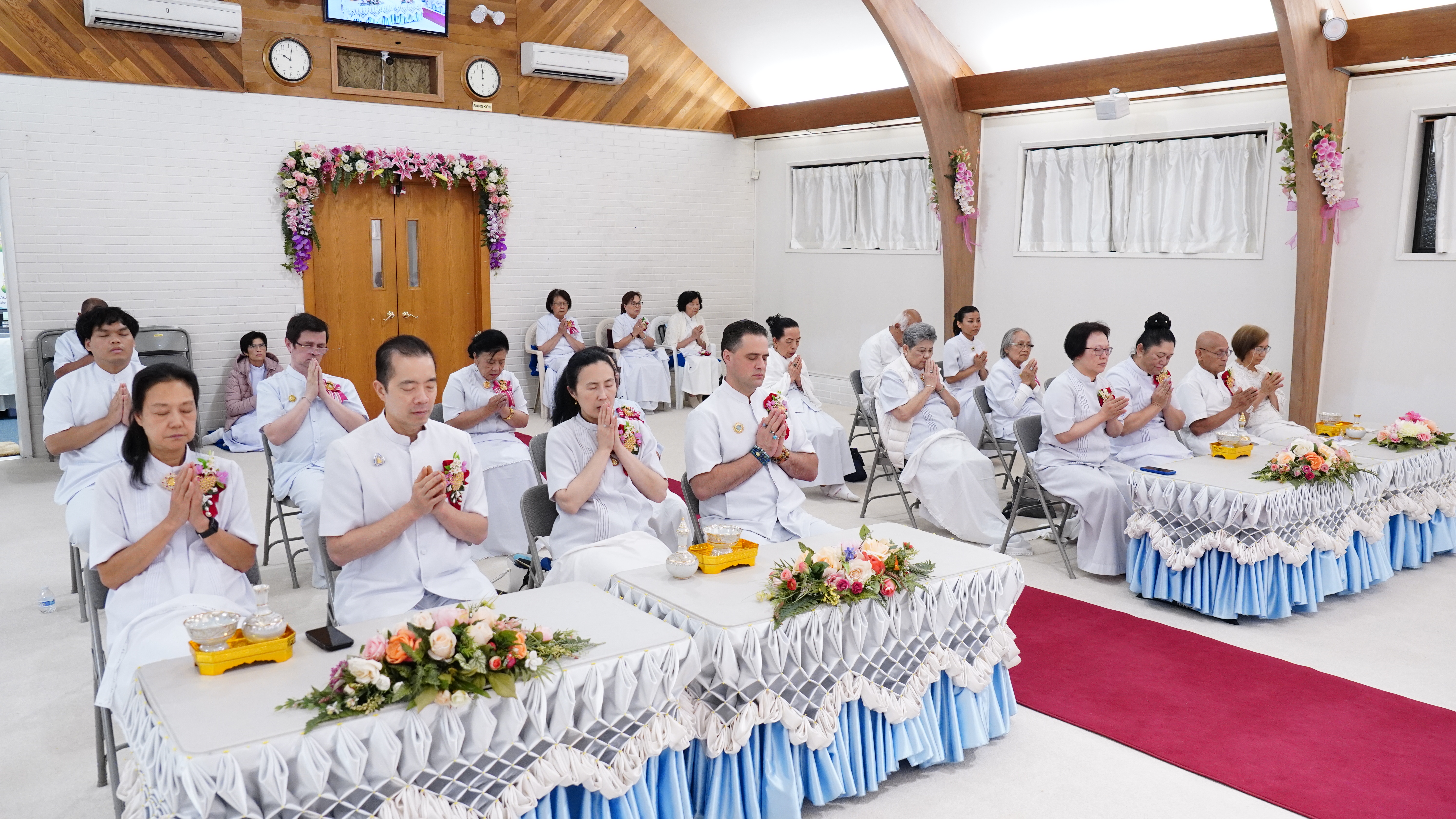 วัดพระธรรมกายซีแอตเติล จัดงานบุญบูชาข้าวพระ