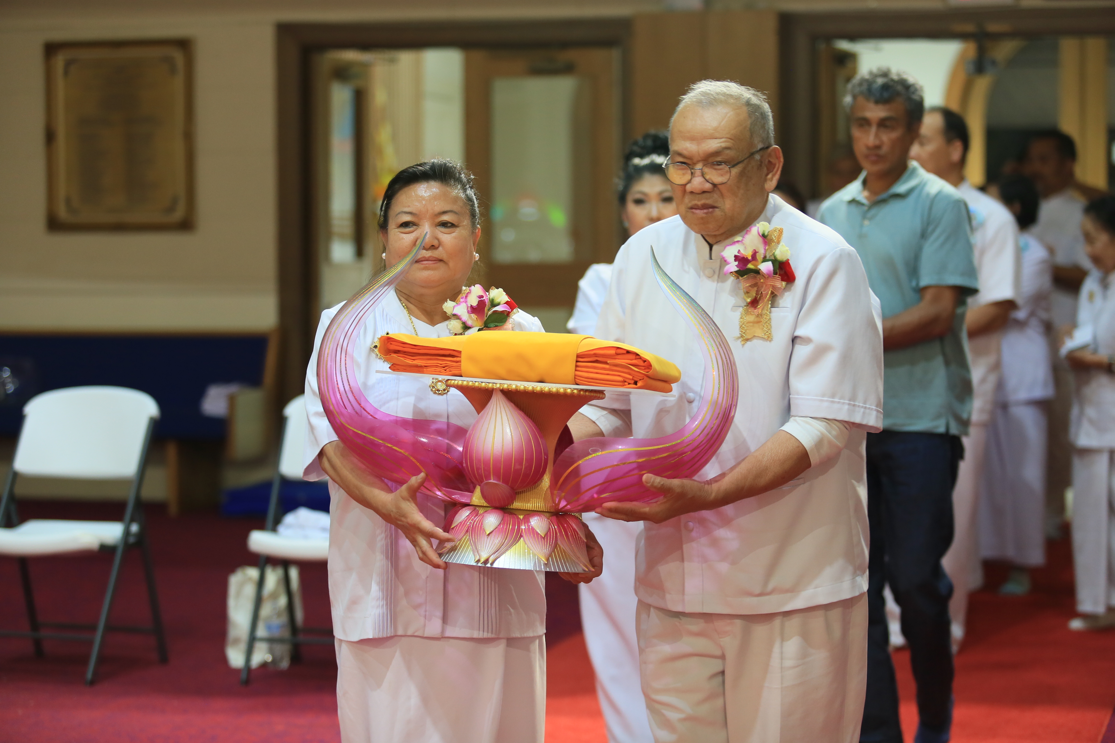 วัดพระธรรมกายออเรกอน จัดงานบุญบูชาข้าวพระ