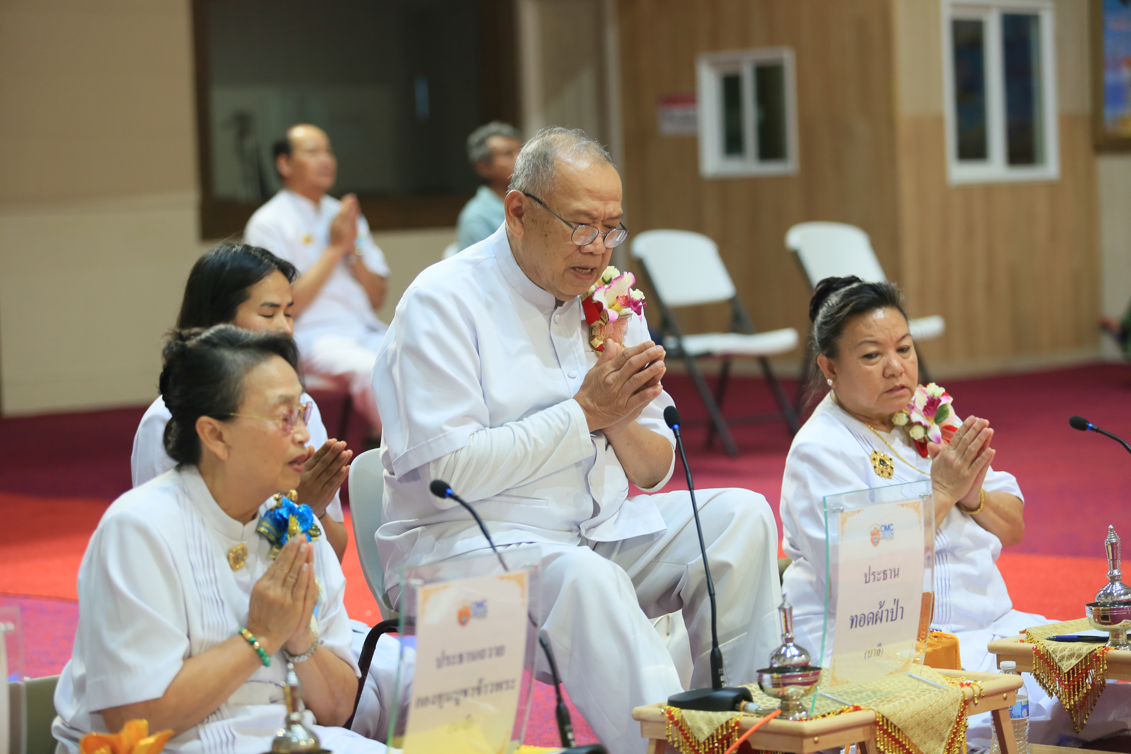 วัดพระธรรมกายออเรกอน จัดงานบุญบูชาข้าวพระ