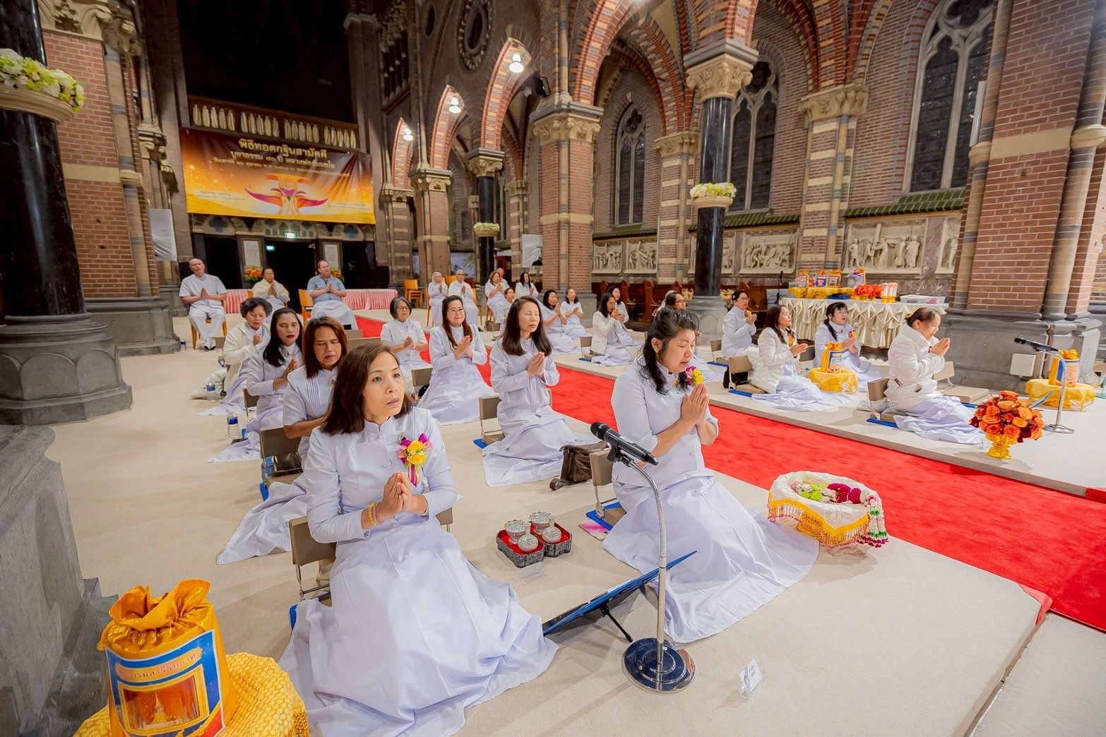 วัดพระธรรมกายเนเธอร์แลนด์ จัดงานบุญบูชาข้าวพระ