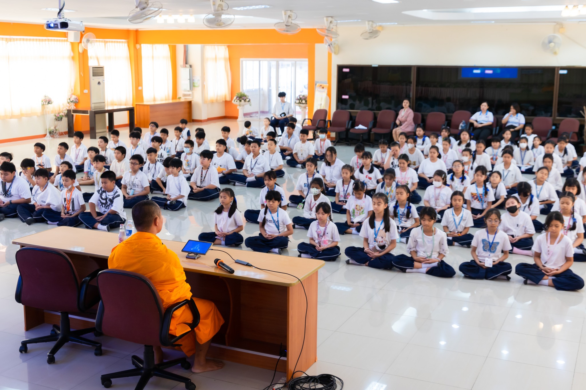 โรงเรียนเอกอโยธยา จัดโครงการอบรมคุณธรรมจริยธรรม แก่นักเรียน