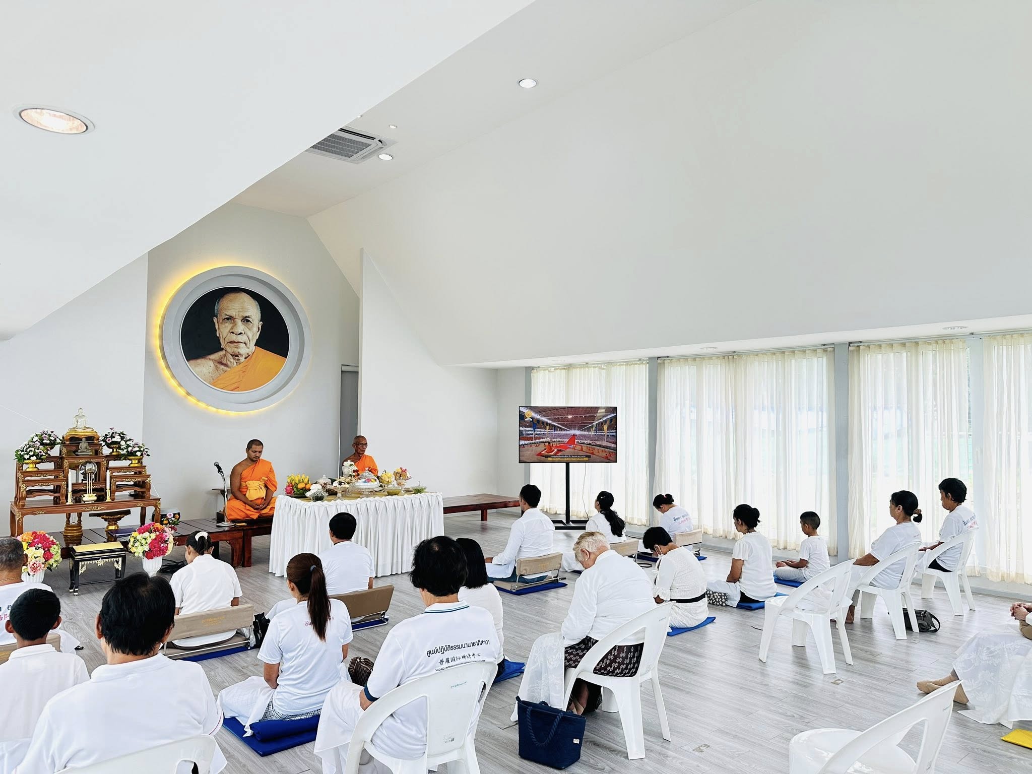 ศูนย์ปฏิบัติธรรมนานาชาติสะเดา จัดพิธีบูชาข้าวพระ