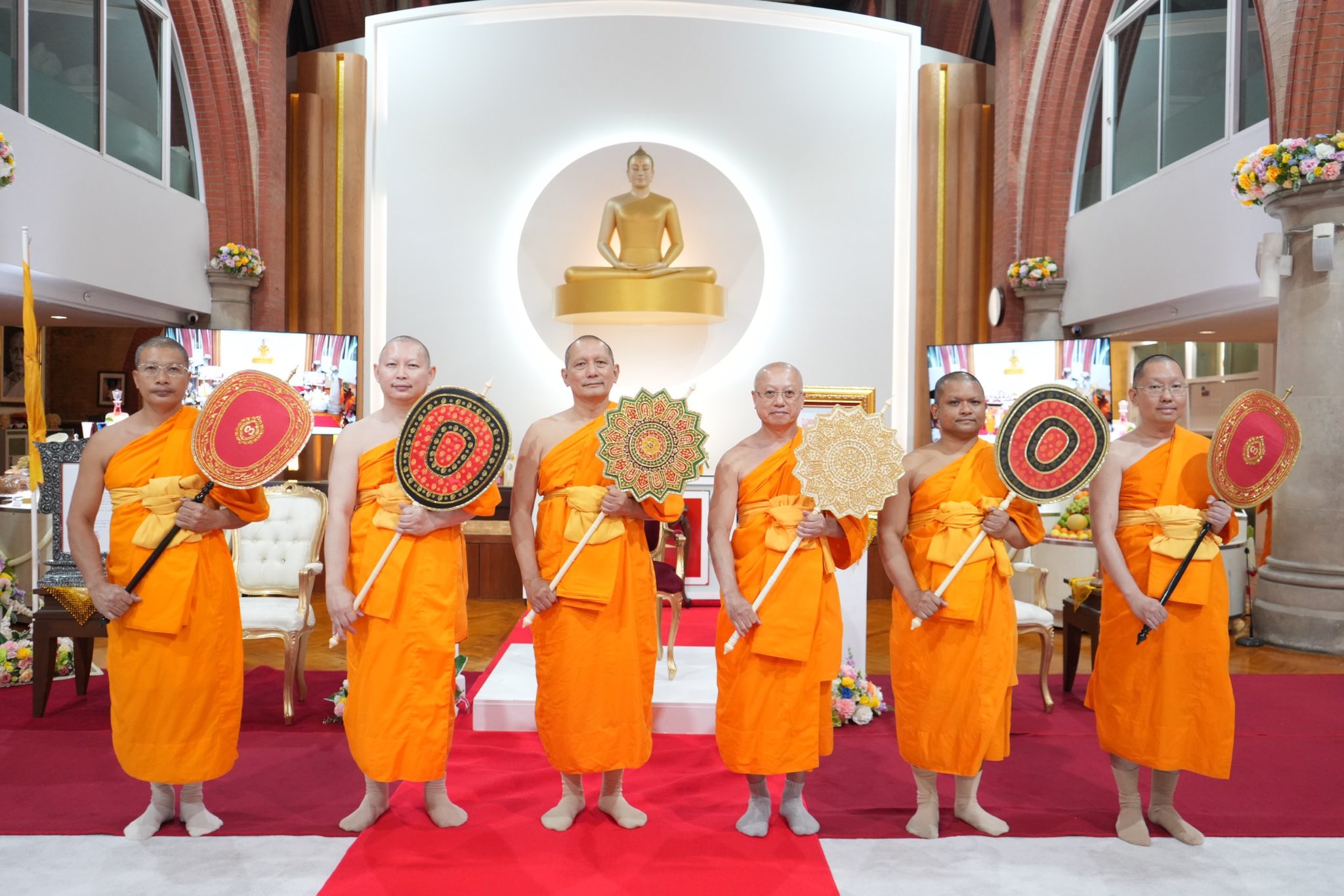 วัดพระธรรมกายลอนดอน จัดงานบุญบูชาข้าวพระ