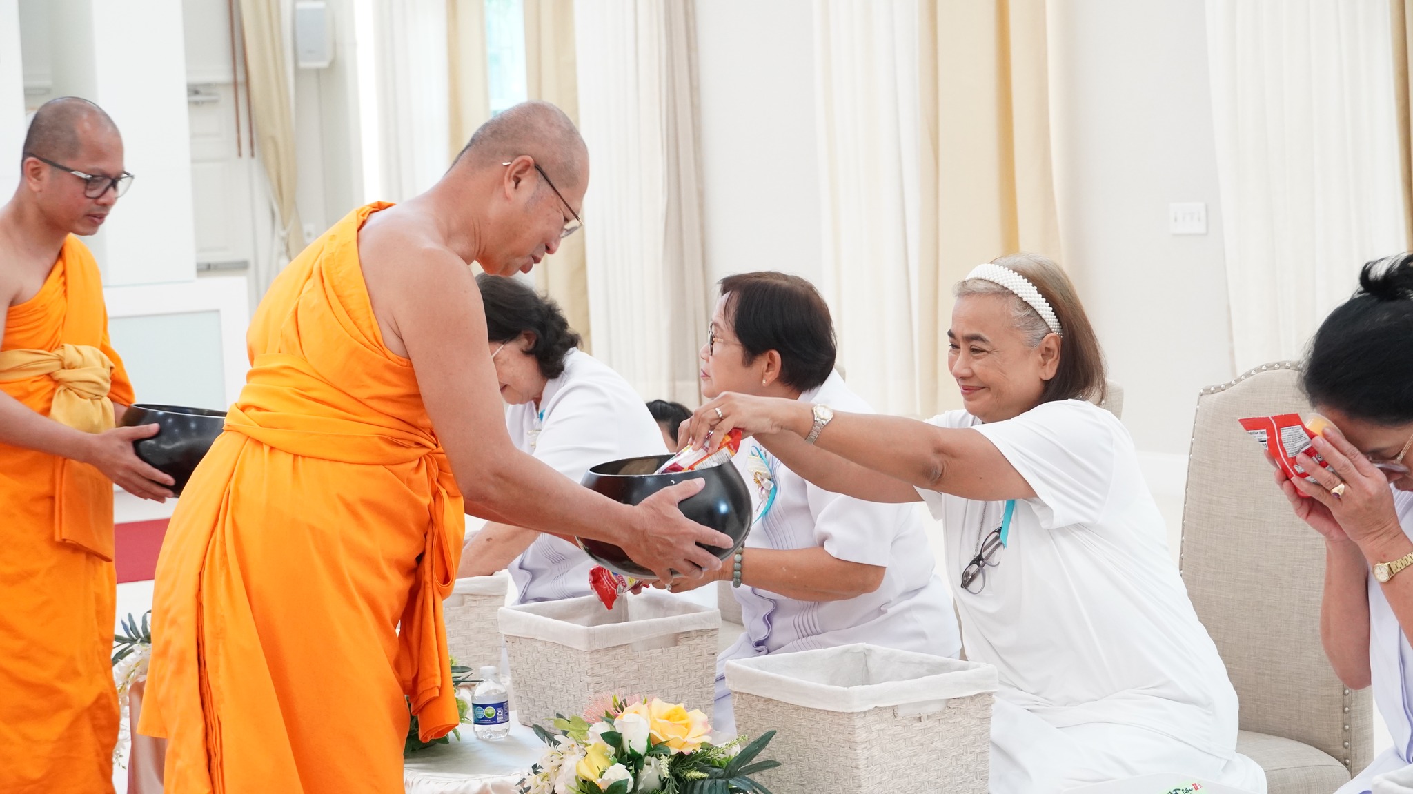 วัดพระธรรมกายฟลอริดา จัดงานบุญวันอาทิตย์