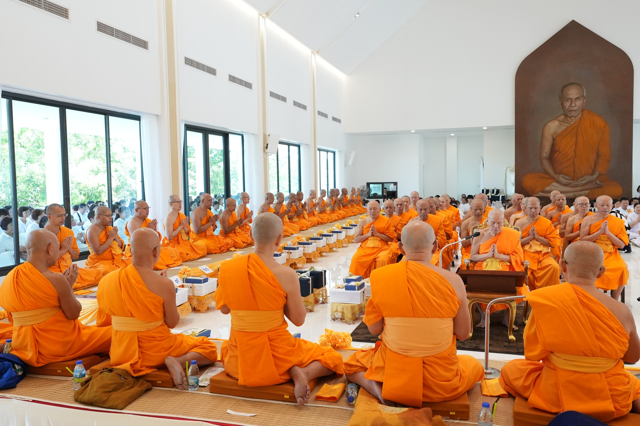 ศูนย์ปฏิบัติธรรมพระมงคลเทพมุนี จัดพิธีเจริญพระพุทธมนต์ ฉลองอาคาร 108 ปี ครูผู้ค้นพบวิชชาธรรมกาย