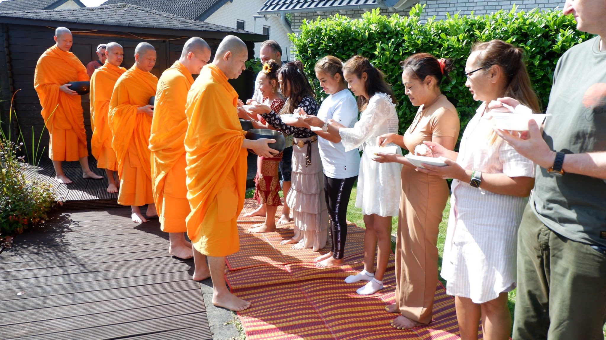 วัดพุทธนอร์ดไรน์-เวสท์ฟาเลน จัดปฏิบัติธรรมบ้านกัลยาณมิตร