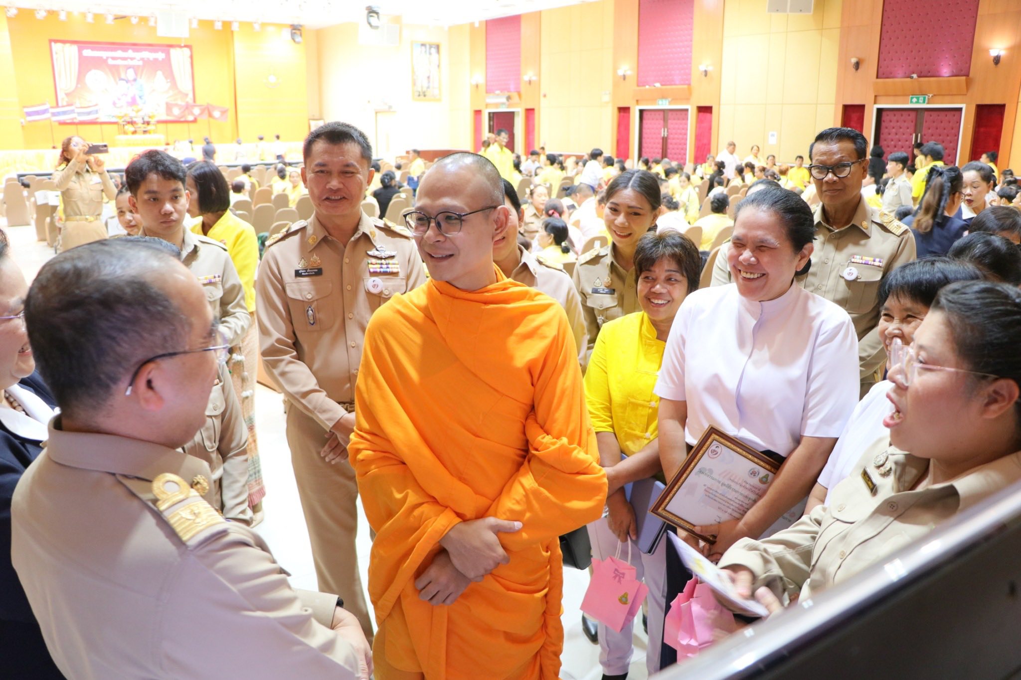 วัดพระธรรมกาย มูลนิธิธรรมกาย ร่วมสนับสนุนกิจกรรมเพื่อเด็กพิเศษในมูลนิธิคุณพุ่ม