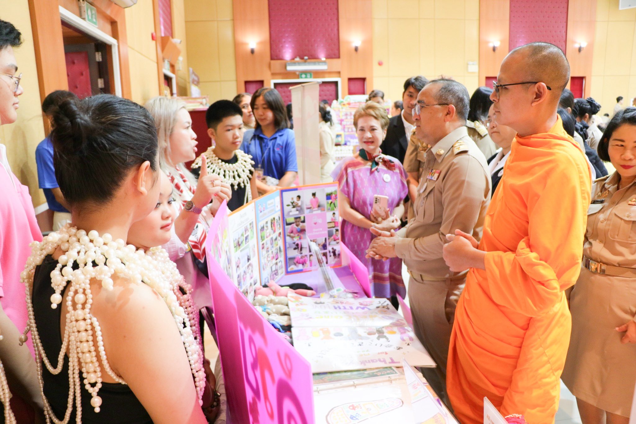 วัดพระธรรมกาย มูลนิธิธรรมกาย ร่วมสนับสนุนกิจกรรมเพื่อเด็กพิเศษในมูลนิธิคุณพุ่ม