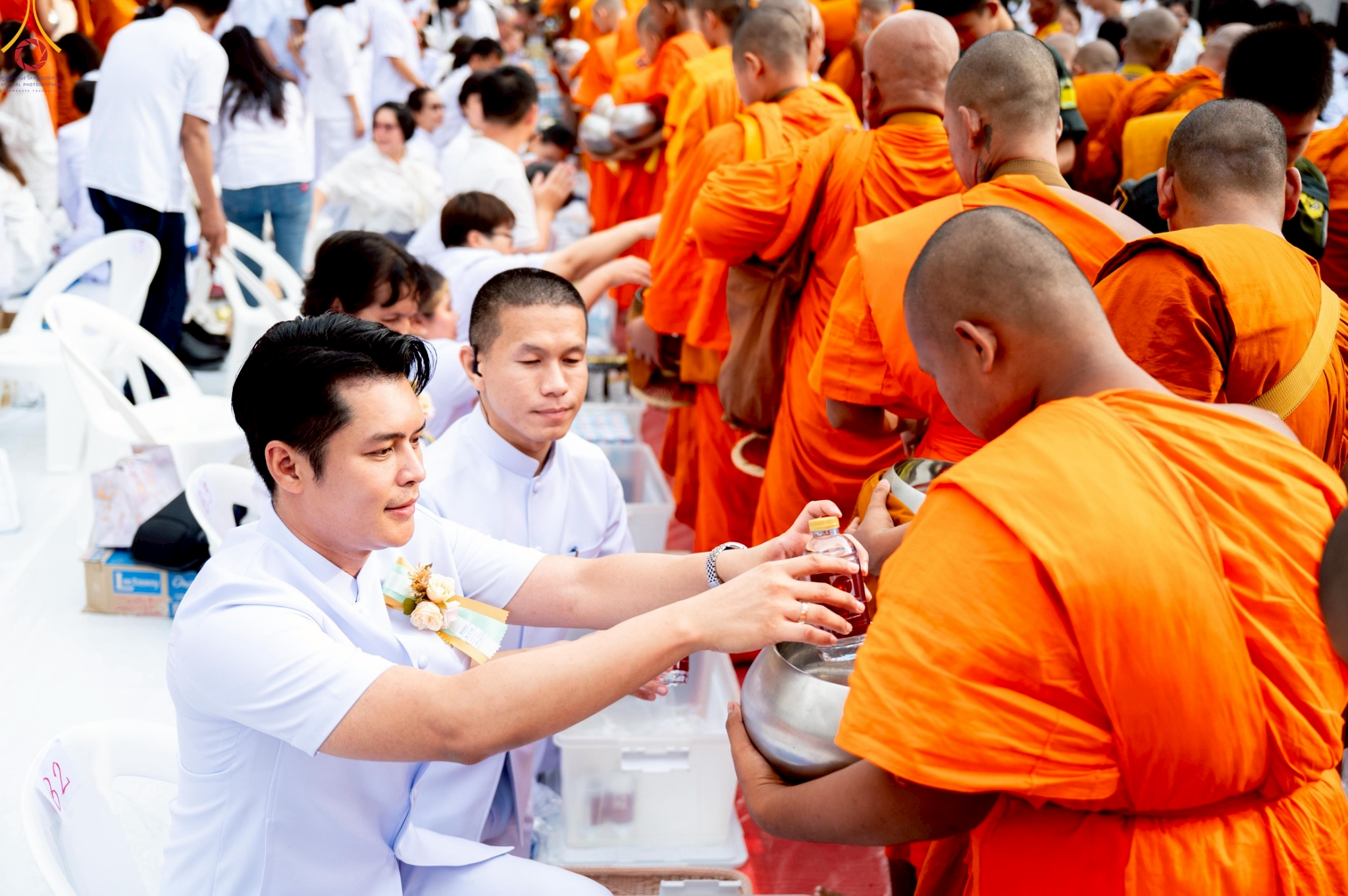 พุทธศาสนิกชนร่วมตักบาตรพระนานาชาติ 10,000 รูป ปีที่ 22 ณ ใจกลางนครหาดใหญ่ จ.สงขลา