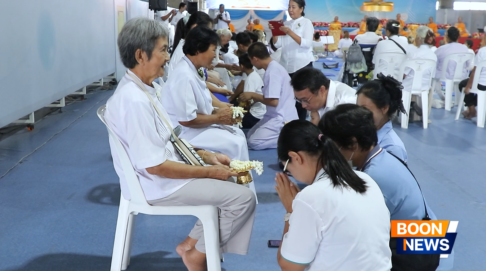 ประกอบพิธีกราบคุณแม่-คุณพ่อ เนื่องในวันแม่แห่งชาติ