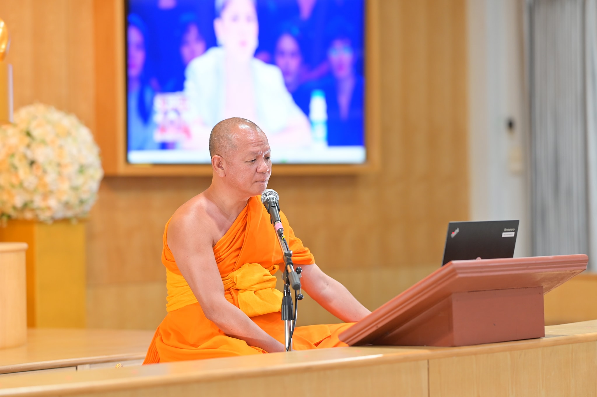 พระอาจารย์ได้เมตตาแสดงธรรม เรื่องการบำรุงบิดามารดา เป็นมงคลอันสูงสุดหนึ่งในมงคล 38 ประการ