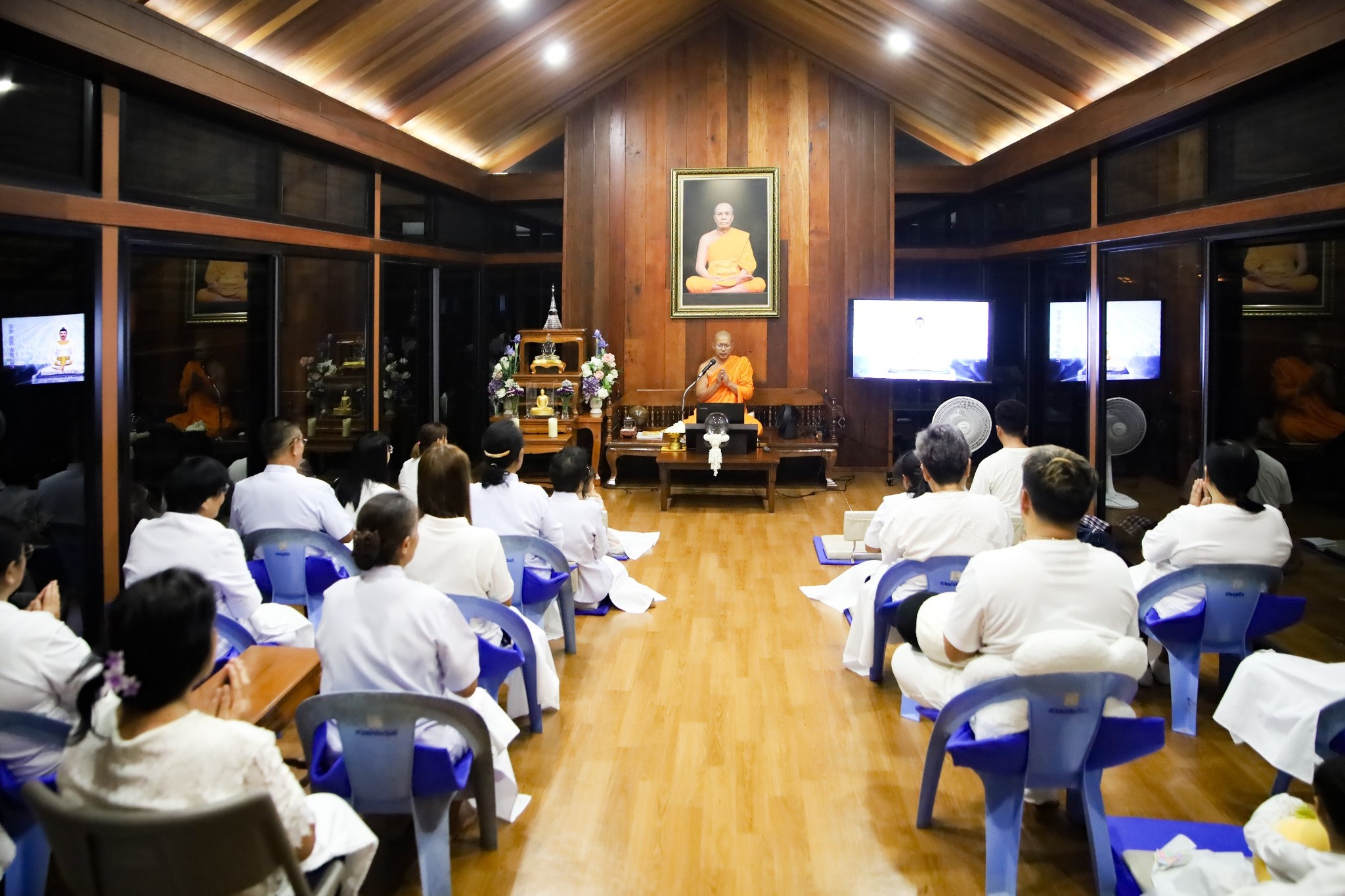 ศูนย์ปฏิบัติธรรมเเก้วภูเรือ จัดโครงการปฏิบัติธรรมสุขจังเลย รุ่นที่ 23