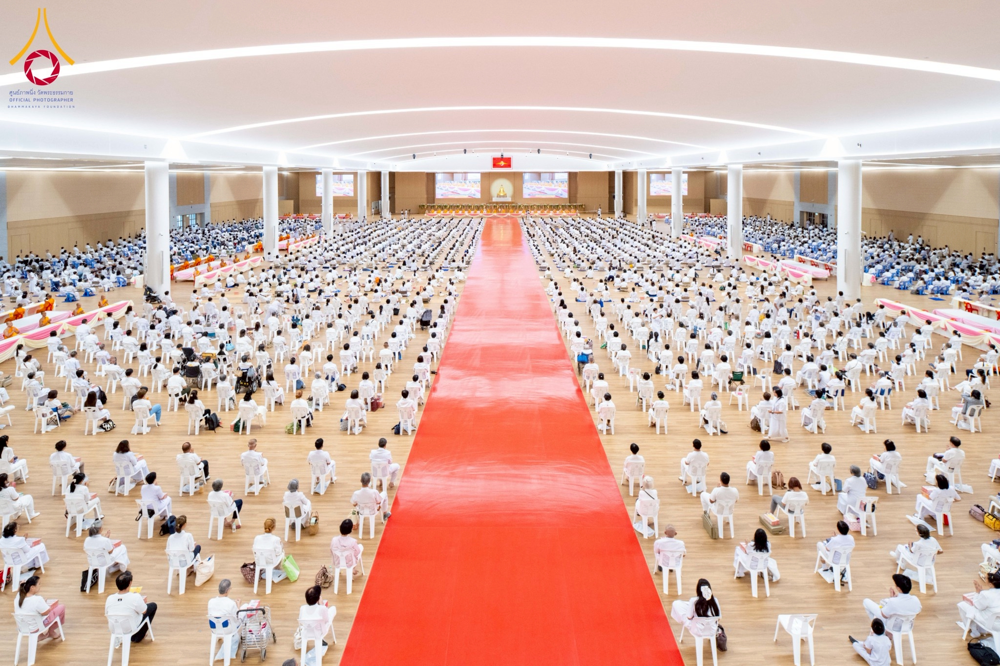 วัดพระธรรมกาย จัดพิธีถวายคิลานเภสัช เนื่องในวันธรรมชัย