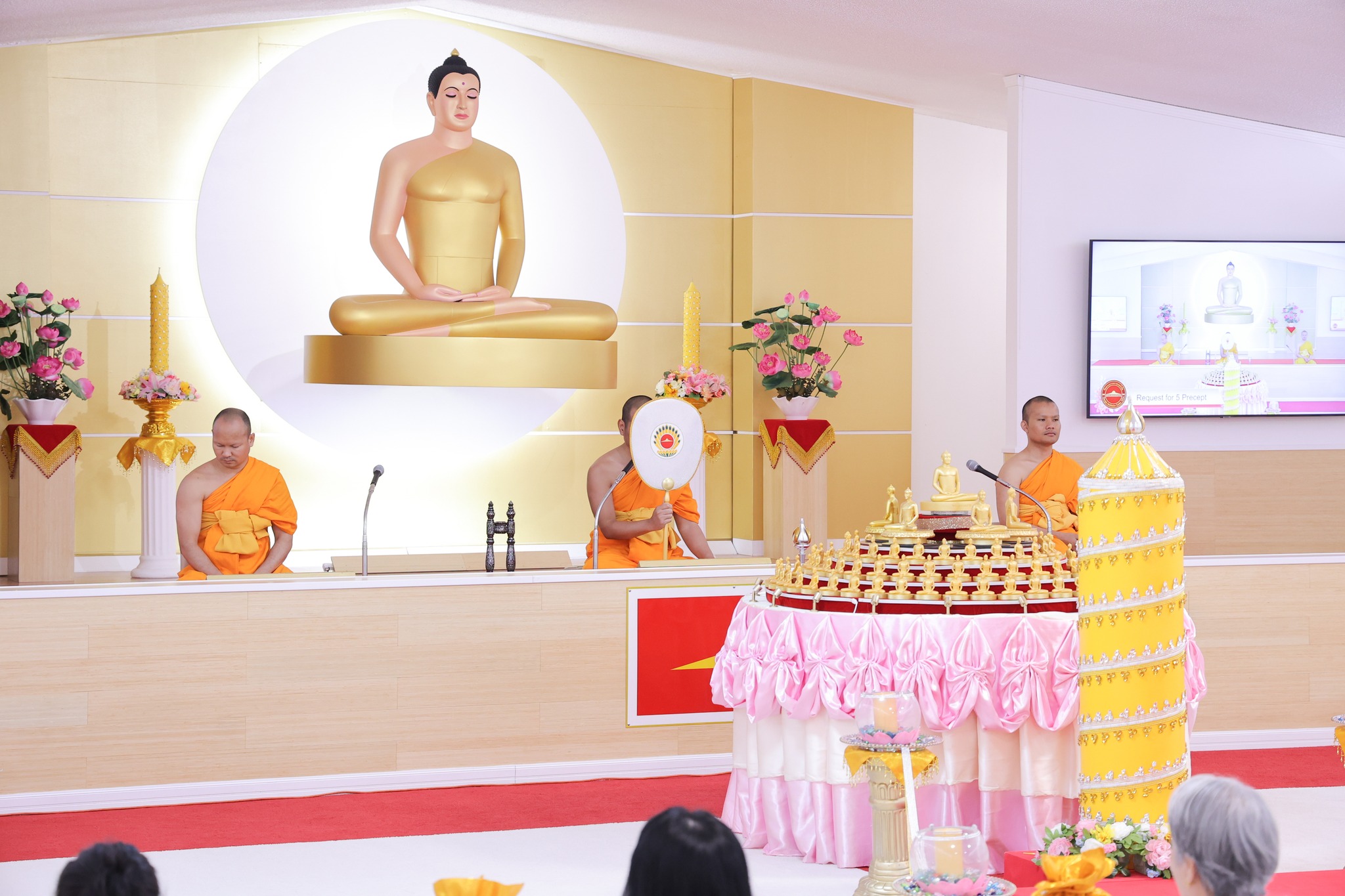 วัดพระธรรมกายจอร์เจีย จัดพิธีจุดเทียนใจไฟนิรันดร์อนันตชัย