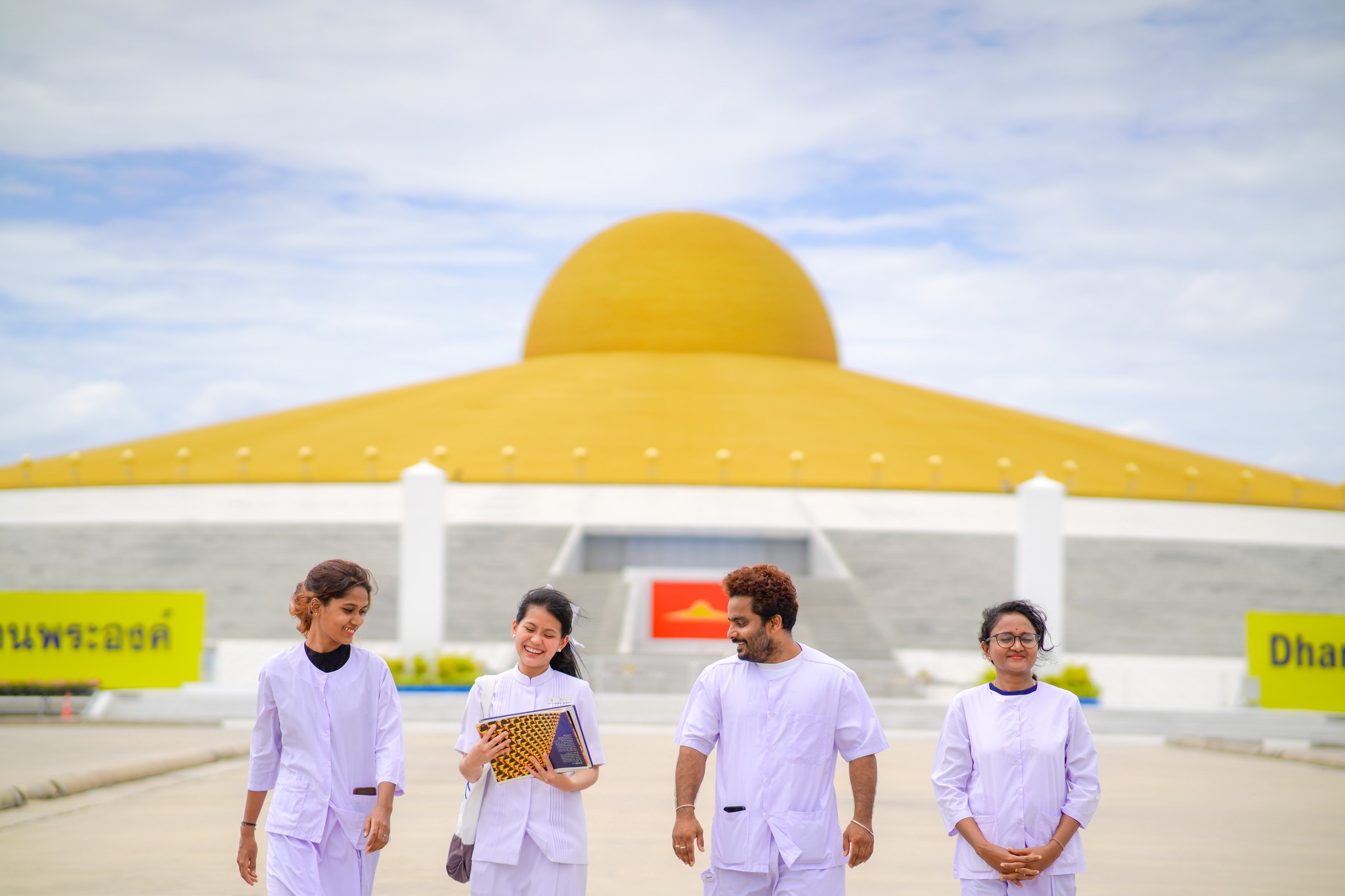 ชาวอินเดีย มาเยือนวัดพระธรรมกายครั้งแรก