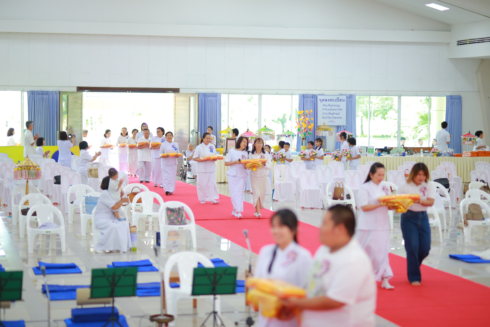 ศูนย์ปฏิบัติธรรมระยอง จัดพิธีทอดผ้าป่าสถาปนาองค์พระเจดีย์