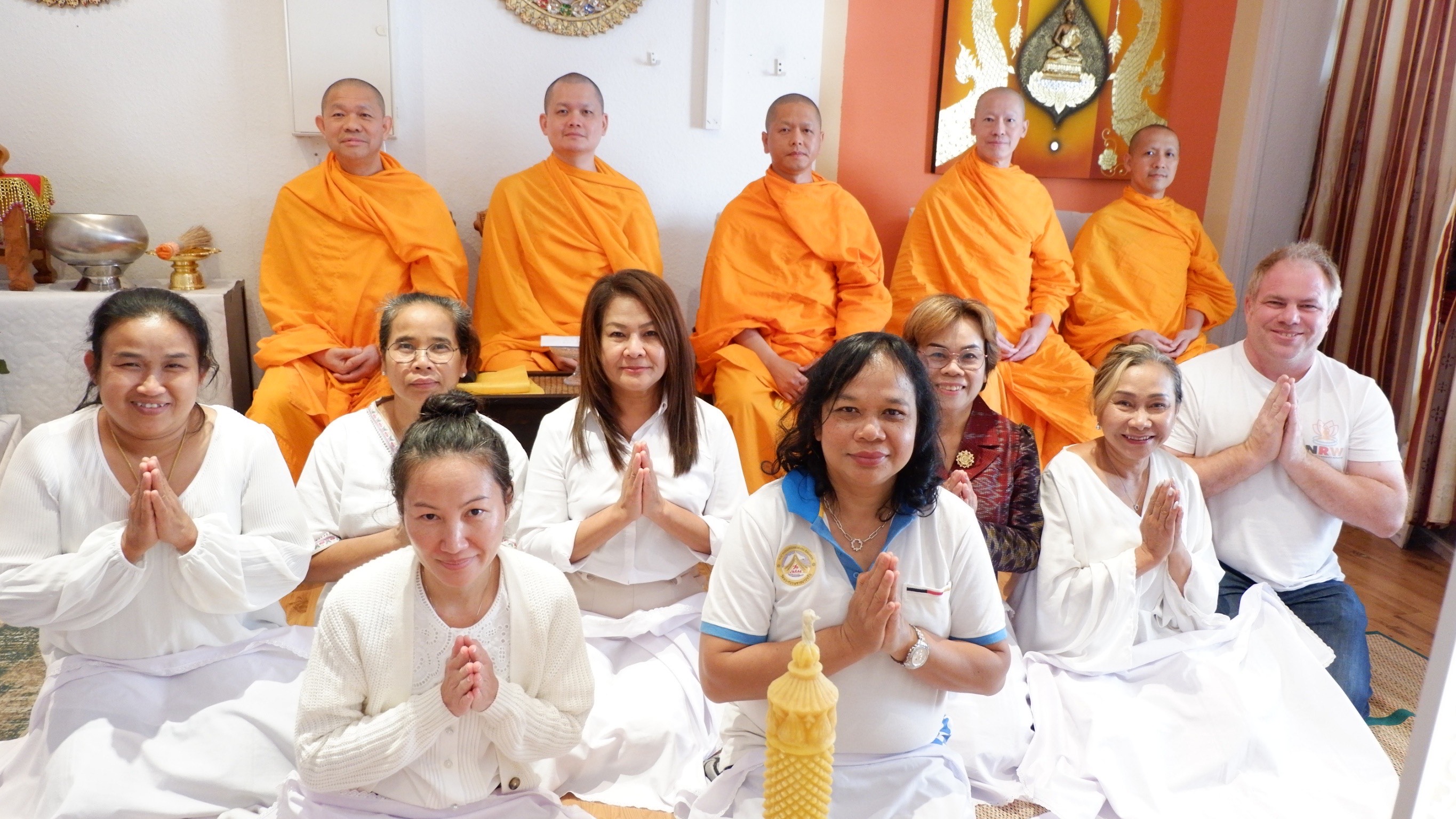 วัดพุทธนอร์ดไรน์-เวสท์ฟาเลน จัดปฏิบัติธรรม ณ ร้านนวดไทยสบายดี