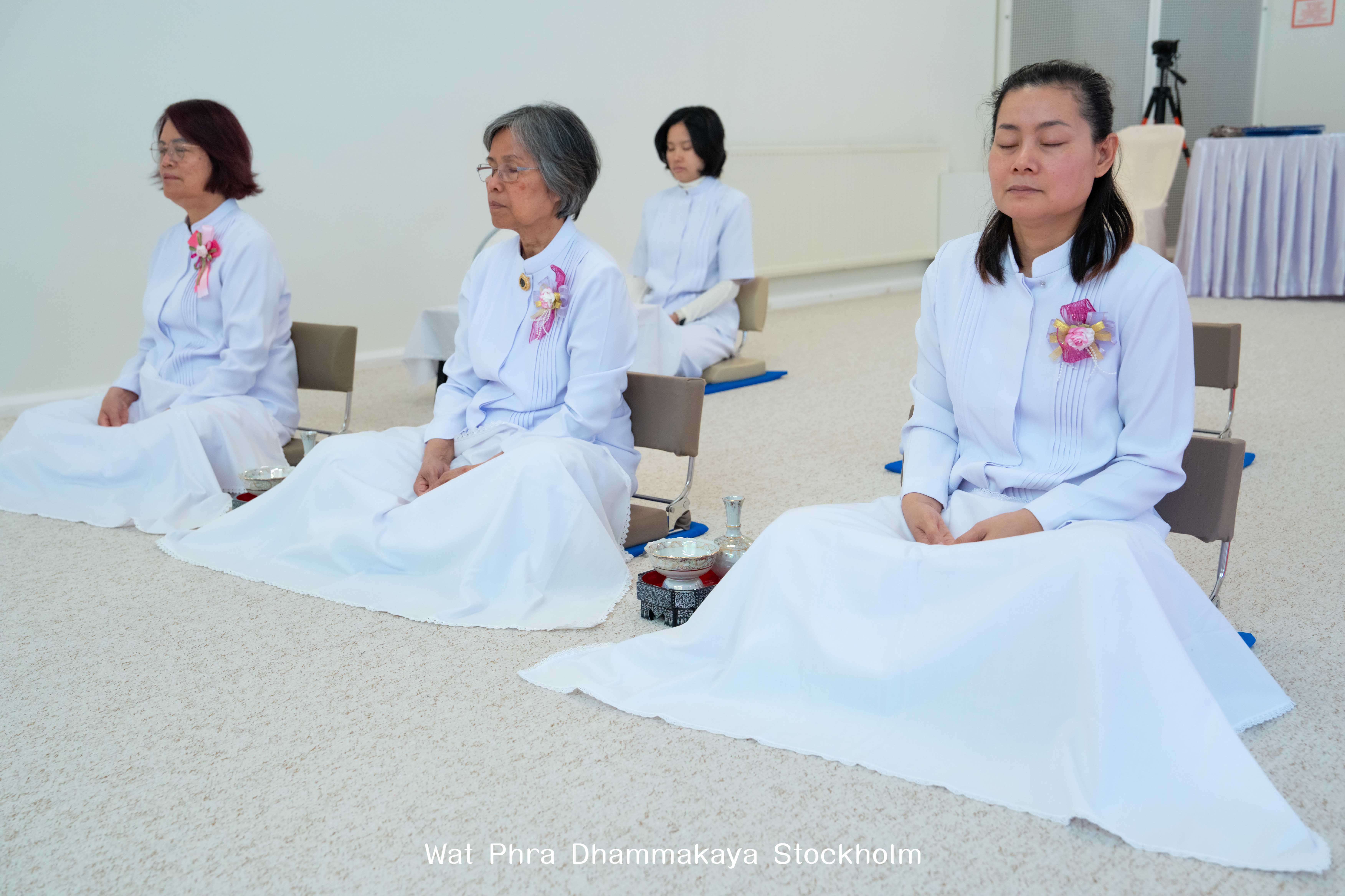 วัดพระธรรมกายสตอกโฮล์ม จัดงานบุญเนื่องในวันธรรมชัย