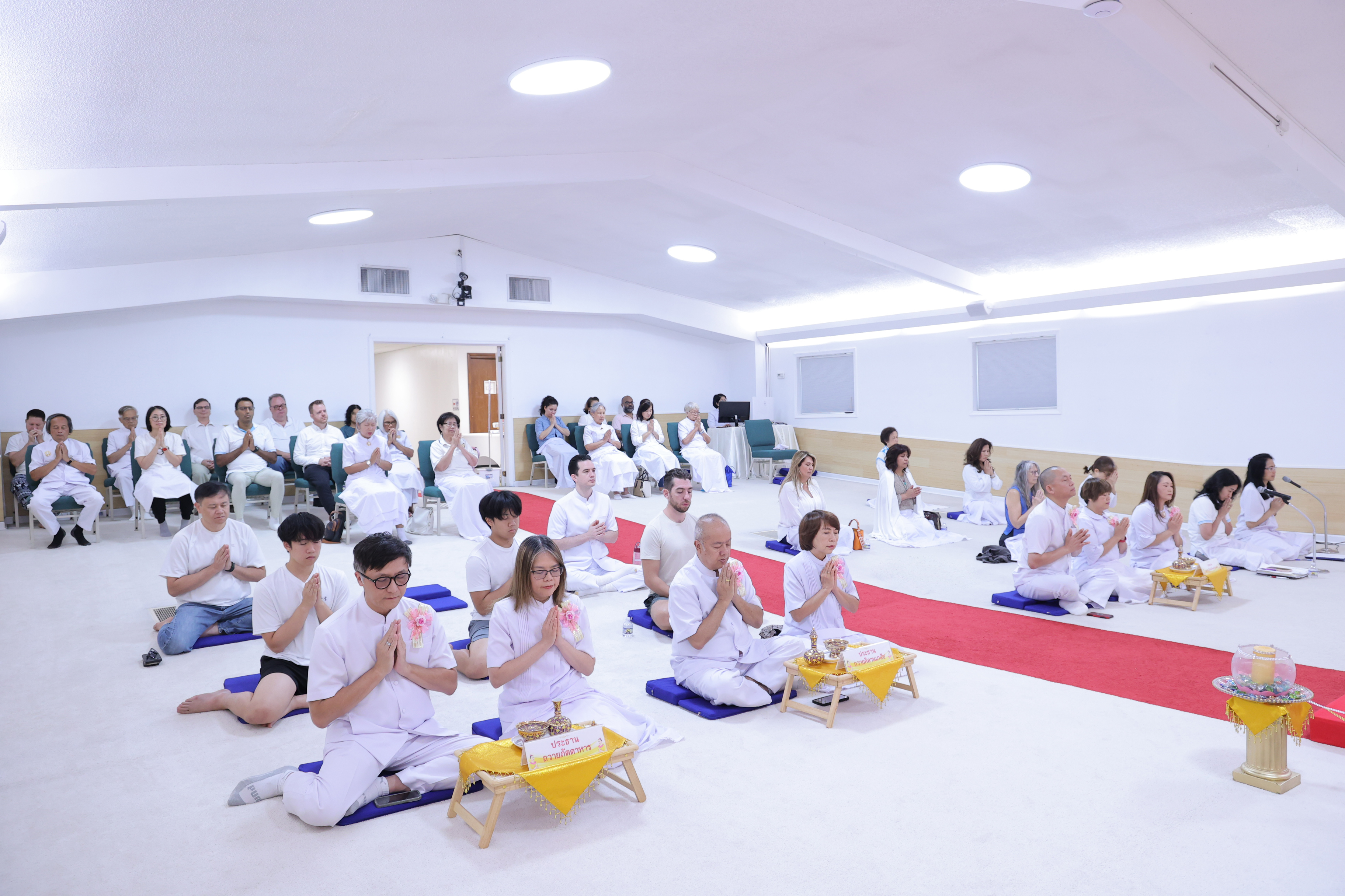 วัดพระธรรมกายจอร์เจีย จัดพิธีทอดผ้าป่าบูชาธรรมหลวงพ่อธัมมโย