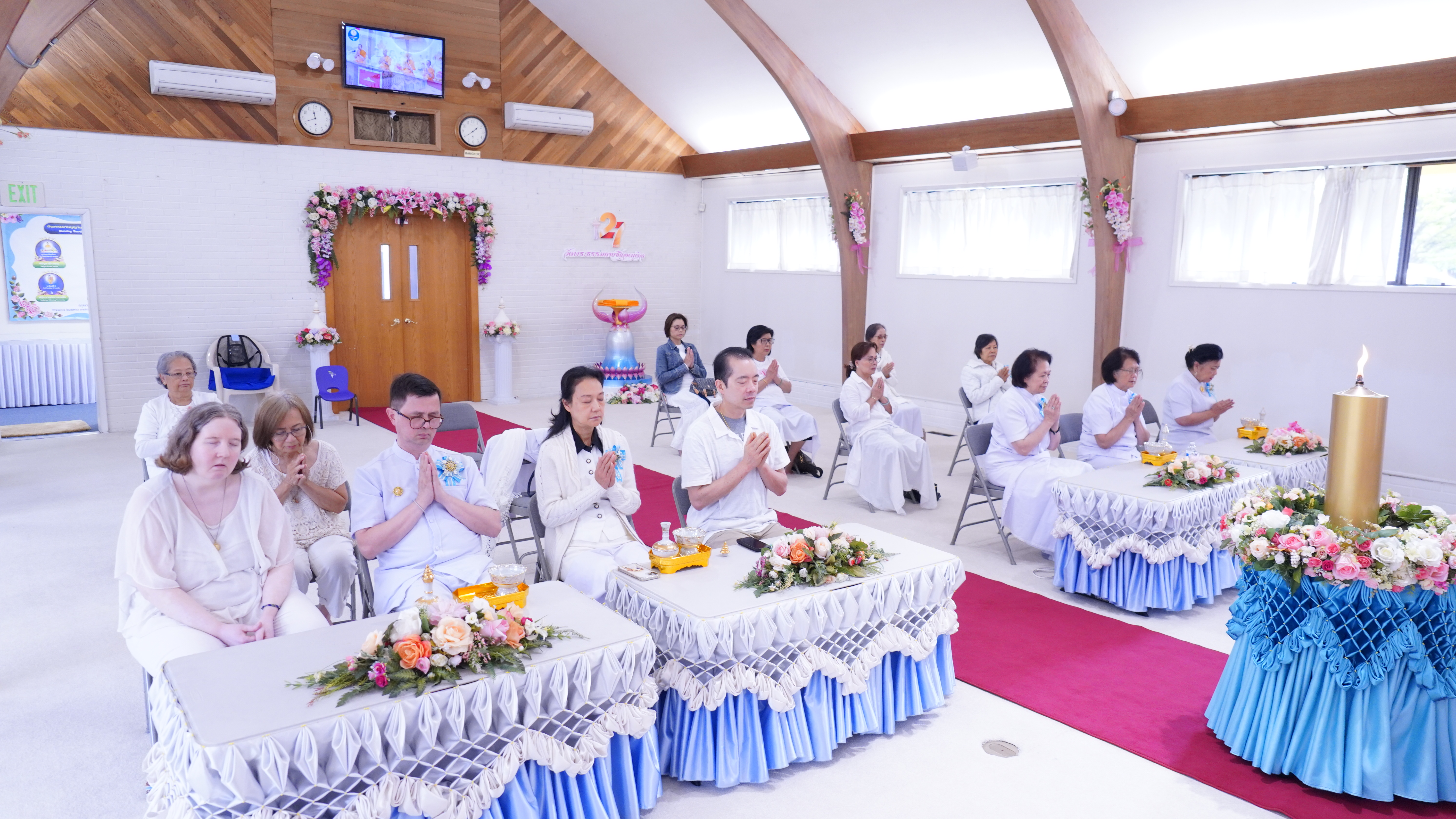 วัดพระธรรมกายซีแอตเติล จัดพิธีถวายกองบุญปัญญาบารมี