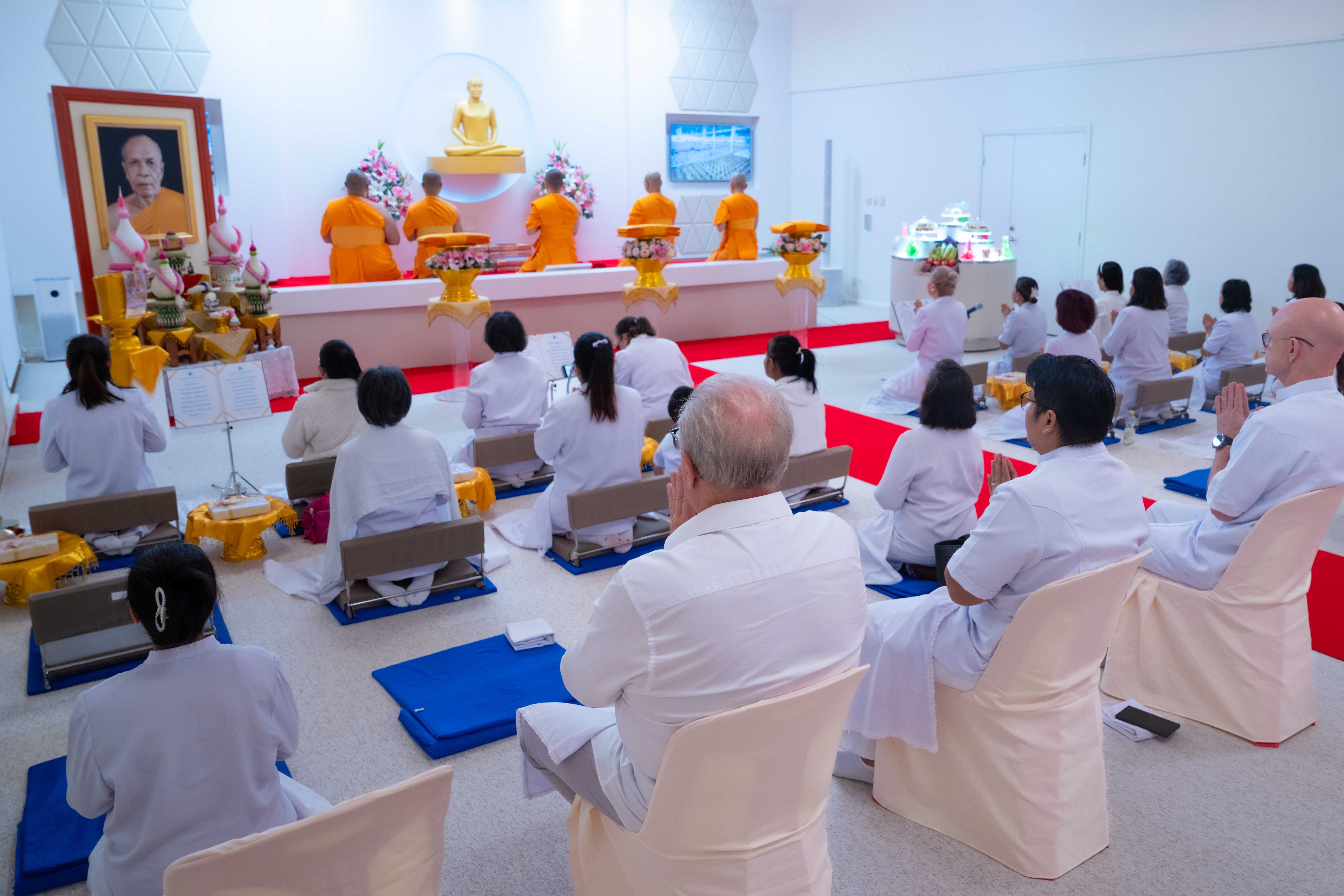 วัดพระธรรมกายสตอกโฮล์ม จัดงานบุญบูชาข้าวพระ