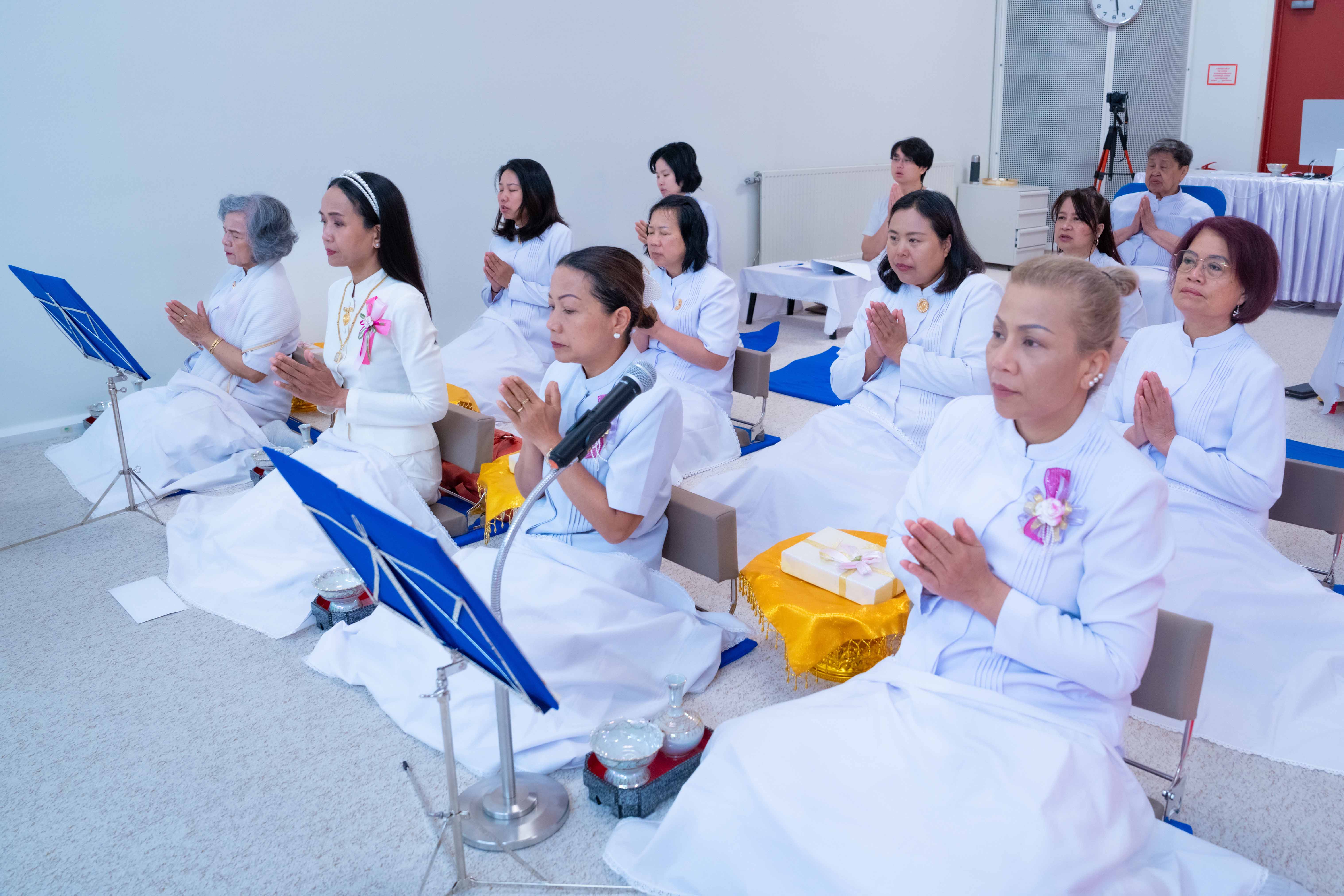 วัดพระธรรมกายสตอกโฮล์ม จัดงานบุญบูชาข้าวพระ