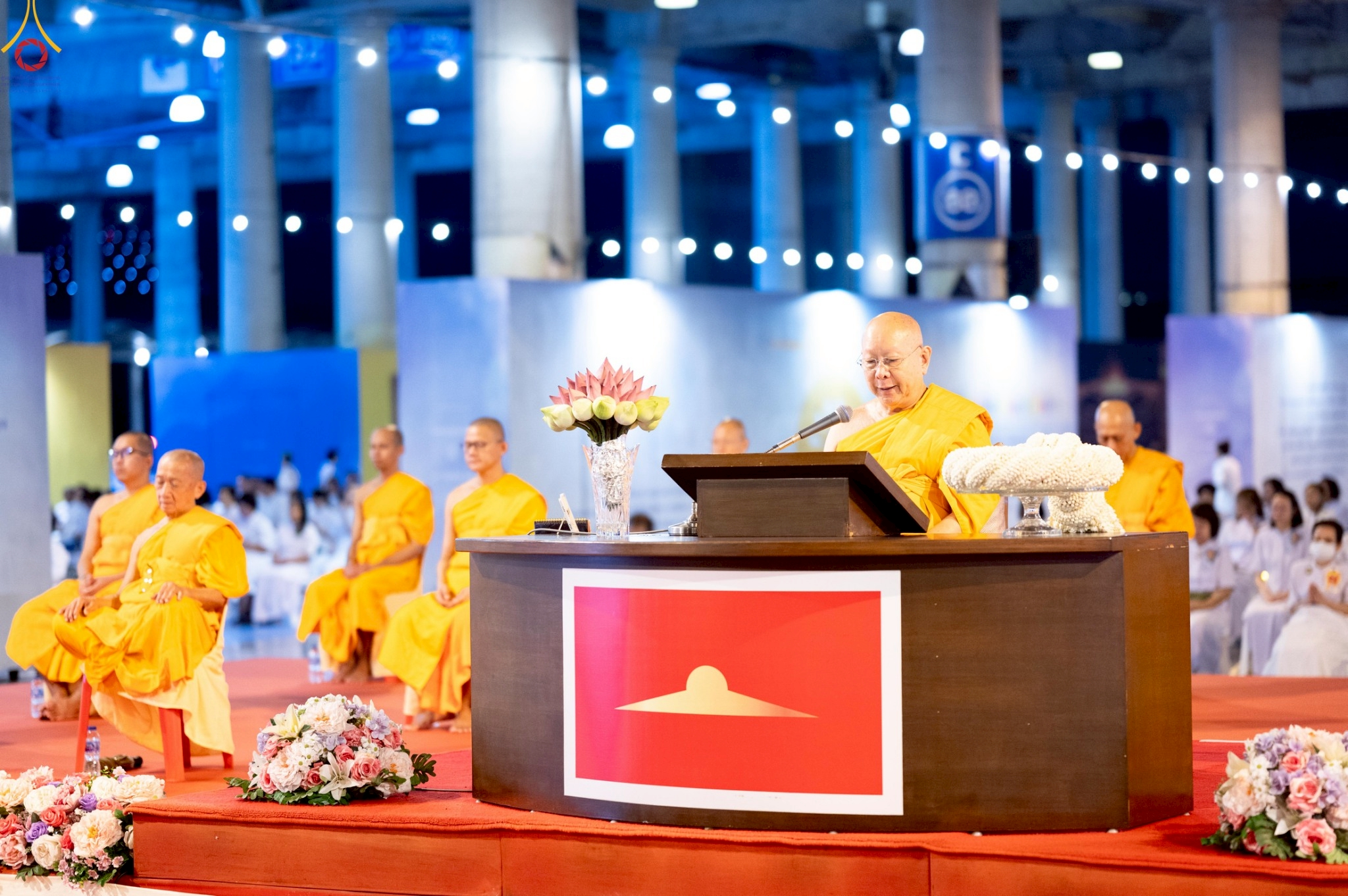 วัดพระธรรมกาย จัดพิธีจุดประทีป และพิธีฉลองชัยสวดธัมมจักกัปปวัตตนสูตร