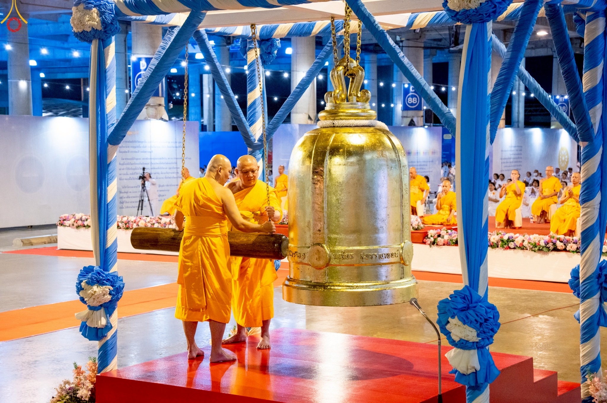 วัดพระธรรมกาย จัดพิธีจุดประทีป และพิธีฉลองชัยสวดธัมมจักกัปปวัตตนสูตร