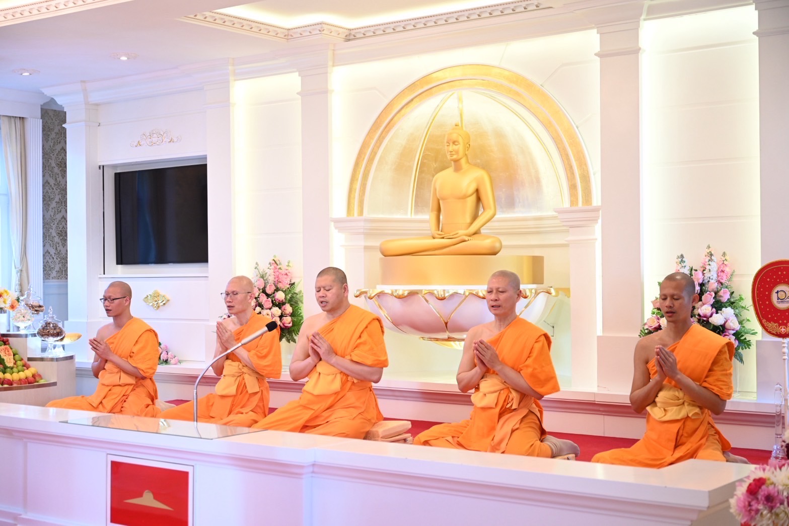 วัดพระธรรมกายสวิตเซอร์แลนด์ จัดปฏิบัติธรรมให้กับชาวท้องถิ่น