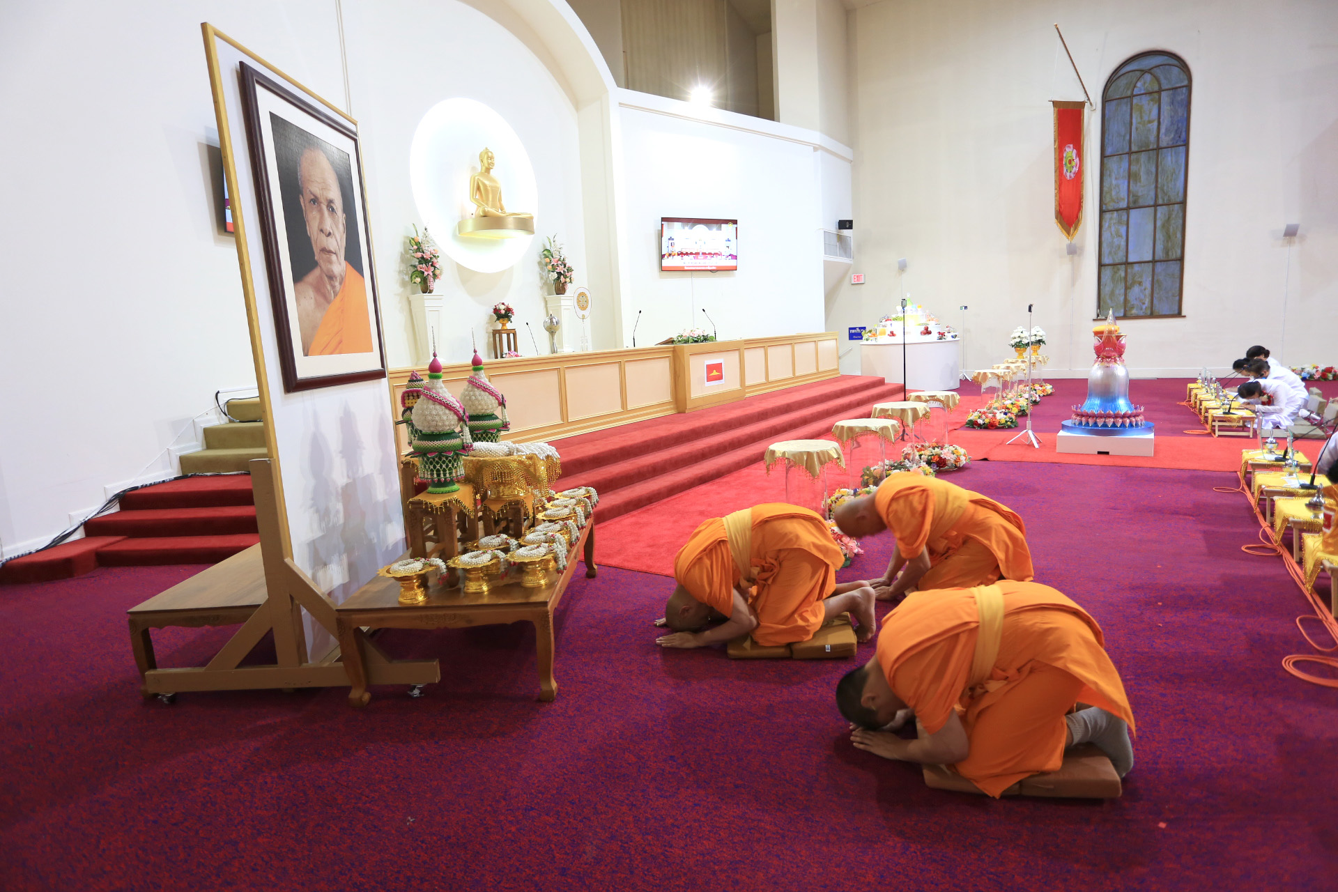 วัดพระธรรมกายออเรกอน จัดพิธีบูชาครูผู้ค้นพบวิชชาธรรมกาย และงานบุญบูชาข้าวพระ
