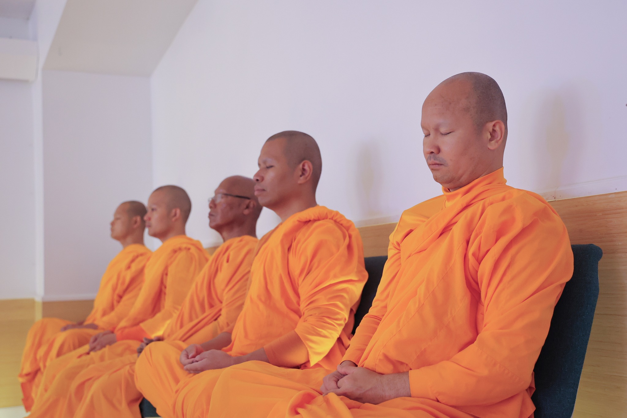 วัดพระธรรมกายจอร์เจีย จัดปฏิบัติธรรมชาวท้องถิ่นในคืนวันเพ็ญ