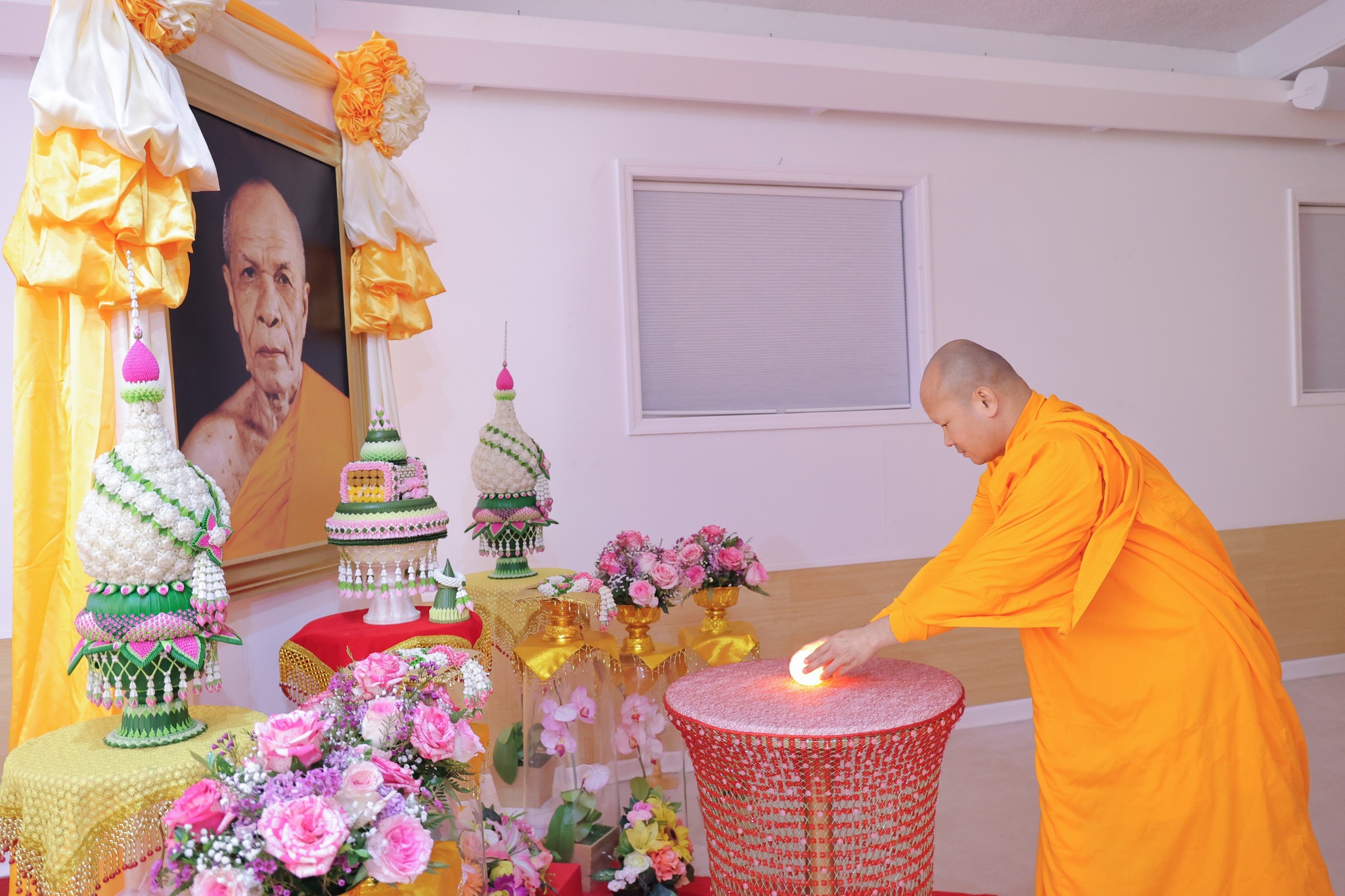 วัดพระธรรมกายจอร์เจีย จัดปฏิบัติธรรมชาวท้องถิ่นในคืนวันเพ็ญ