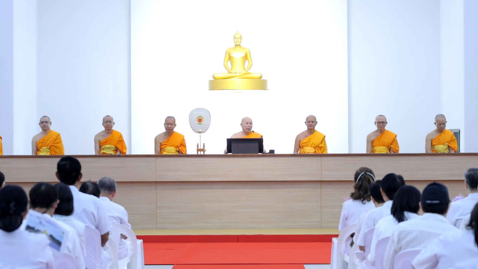 พิธีปฐมผ้าป่าเพื่อสร้างองค์พระเจดีย์เพื่อสันติภาพโลก และสร้างอาคารชุดศูนย์ปฏิบัติธรรมน้ำใสใจสว่าง