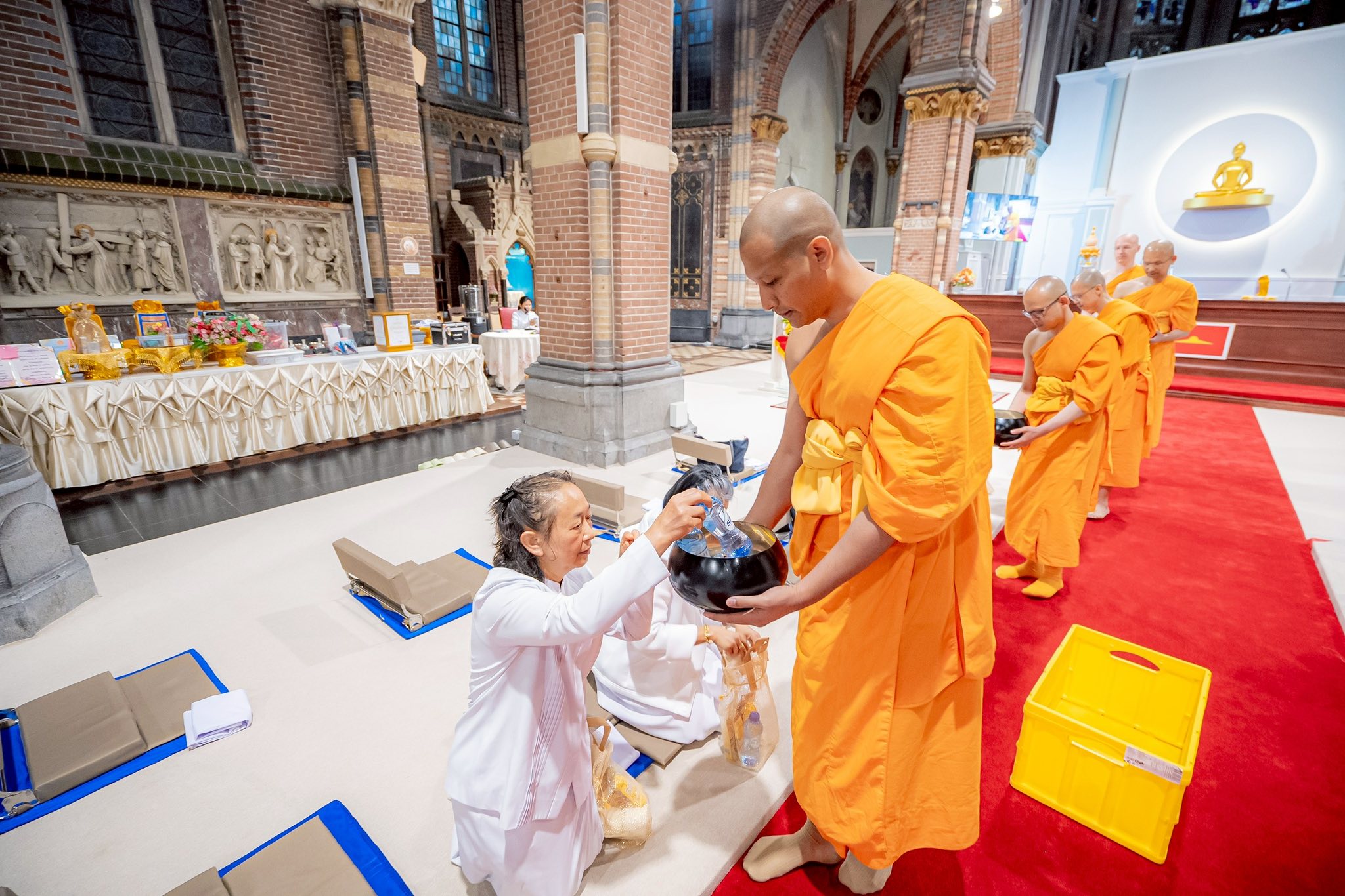 วัดพระธรรมกายเนเธอร์แลนด์ จัดงานบุญบูชาข้าวพระ