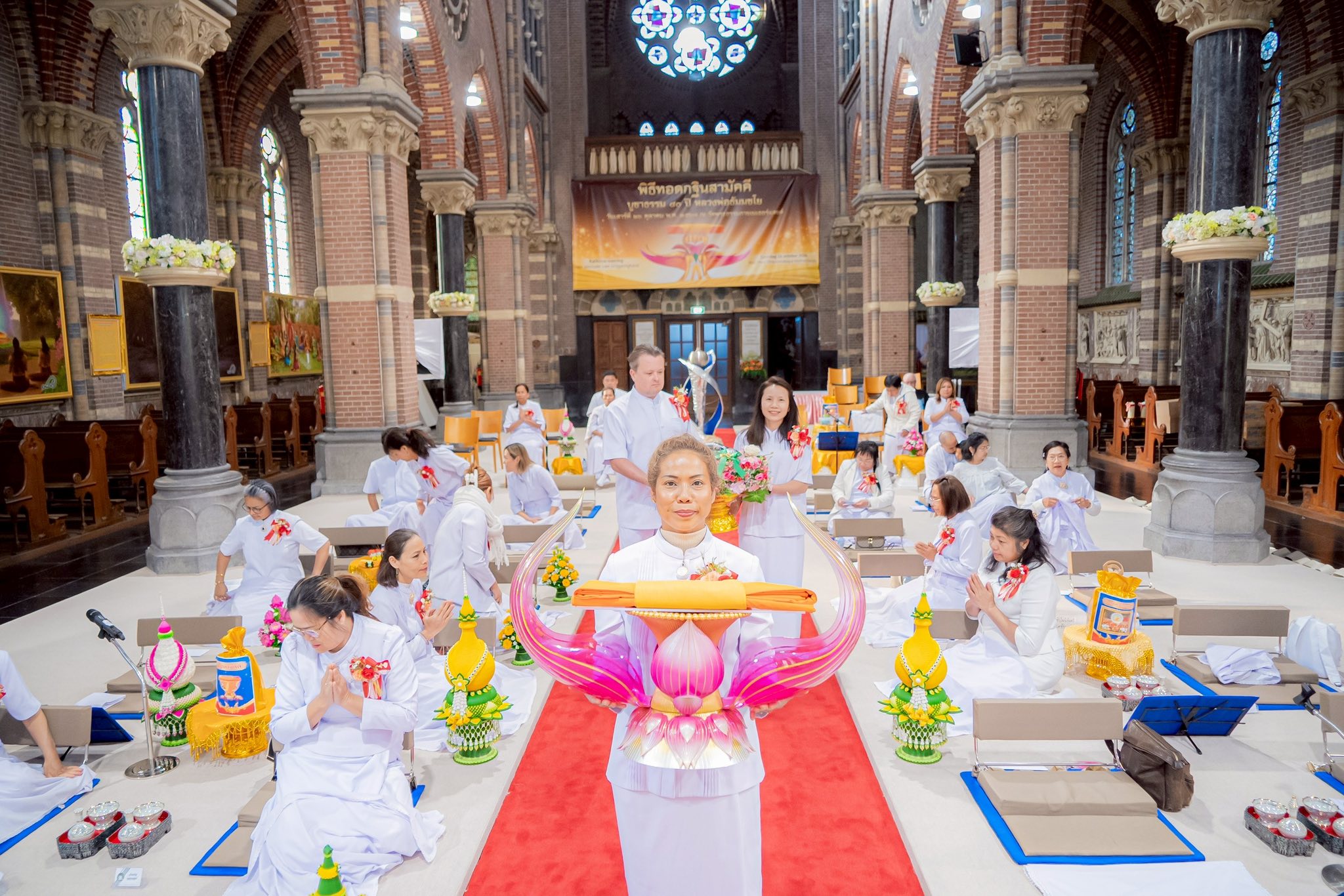 วัดพระธรรมกายเนเธอร์แลนด์ จัดงานบุญบูชาข้าวพระ