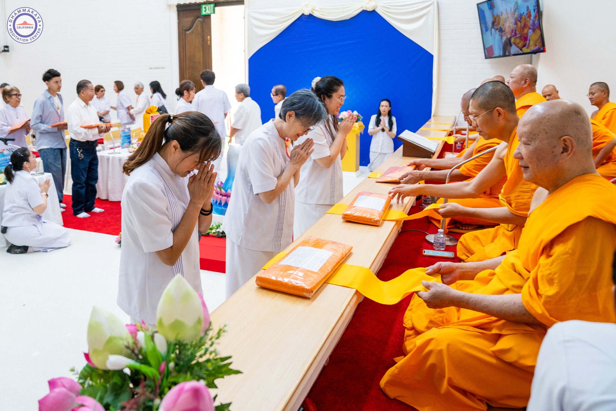 วัดพระธรรมกายแคลิฟอร์เนีย จัดพิธีทอดผ้าป่าภาคพื้นอเมริกา