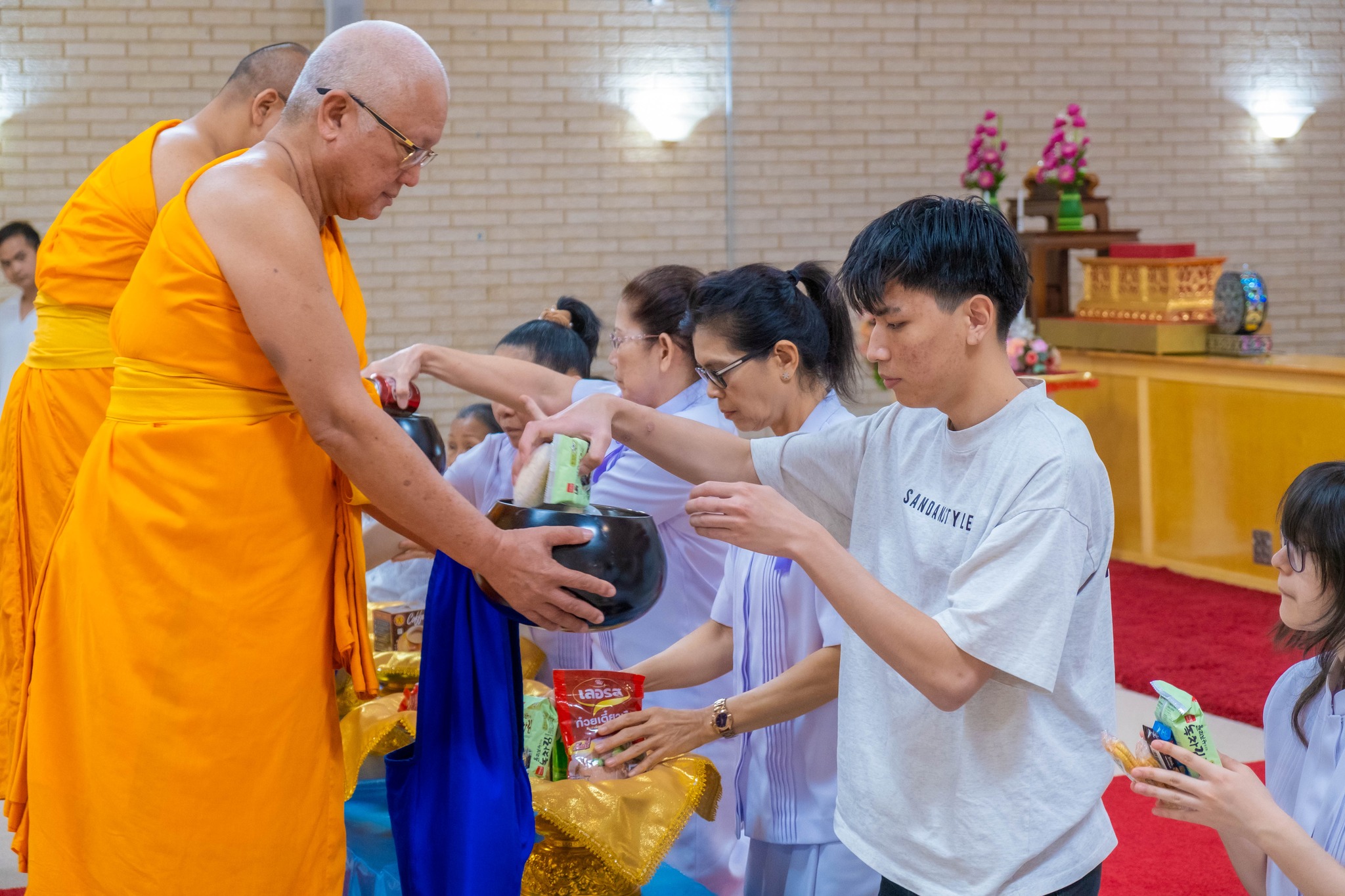 วัดพระธรรมกายเท็กซัส จัดงานบุญวันอาทิตย์