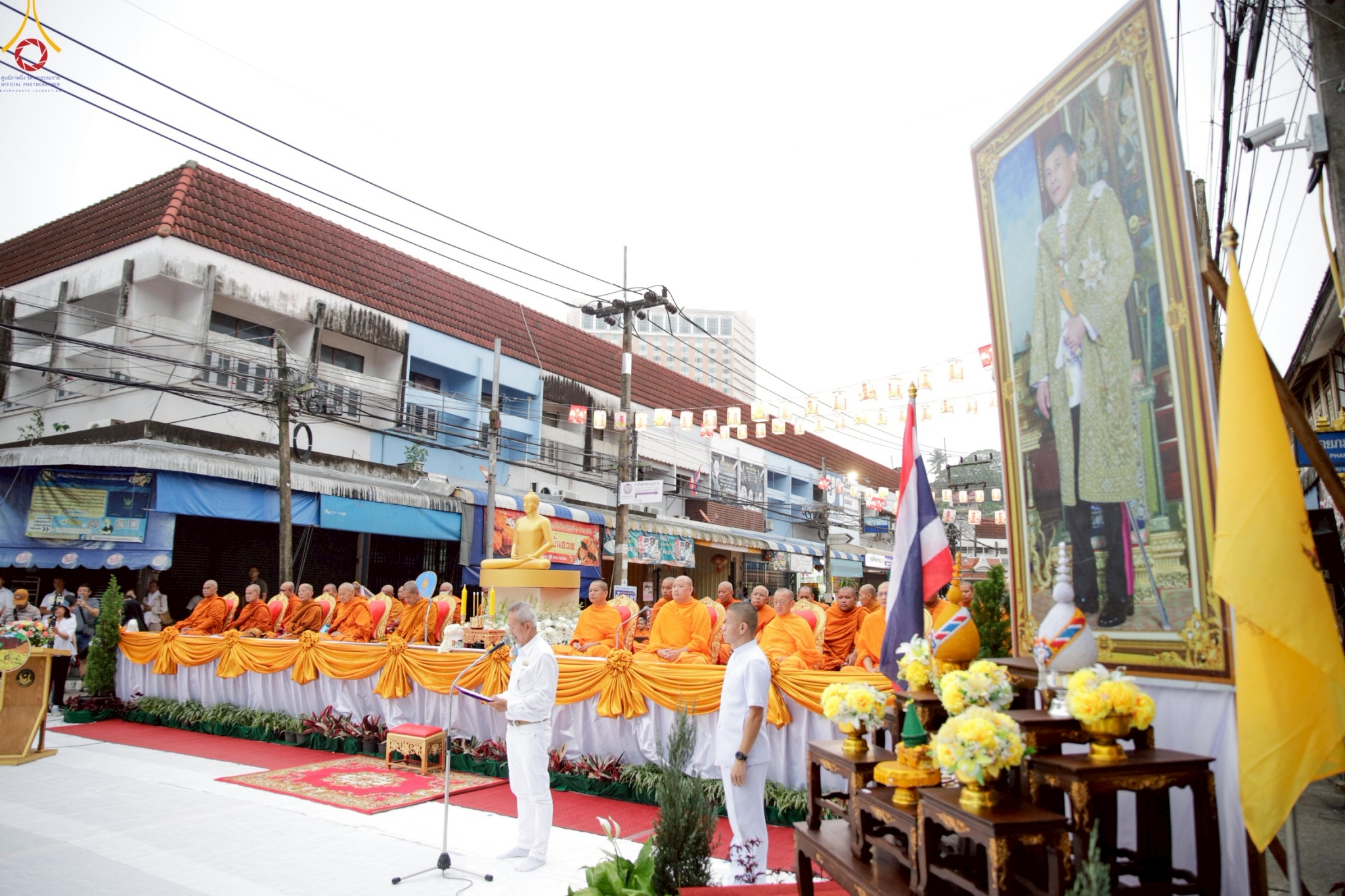 พิธีตักบาตร 555 รูป ปีที่ 1 ใจกลางเมืองเบตง จังหวัดยะลา