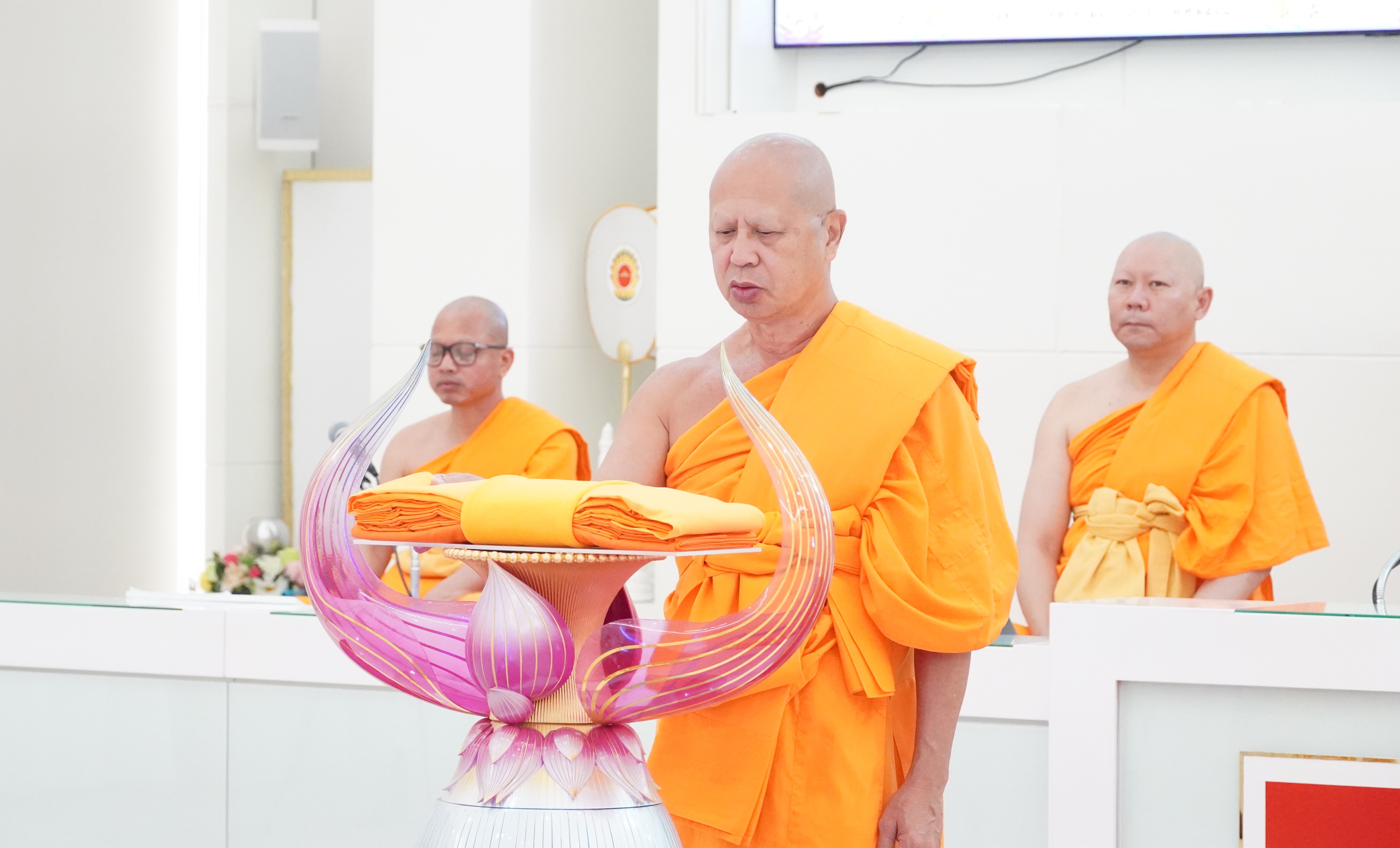 วัดพระธรรมกายฟลอริดา จัดพิธีจุดเทียนใจไฟนิรันดร์อนันตชัย