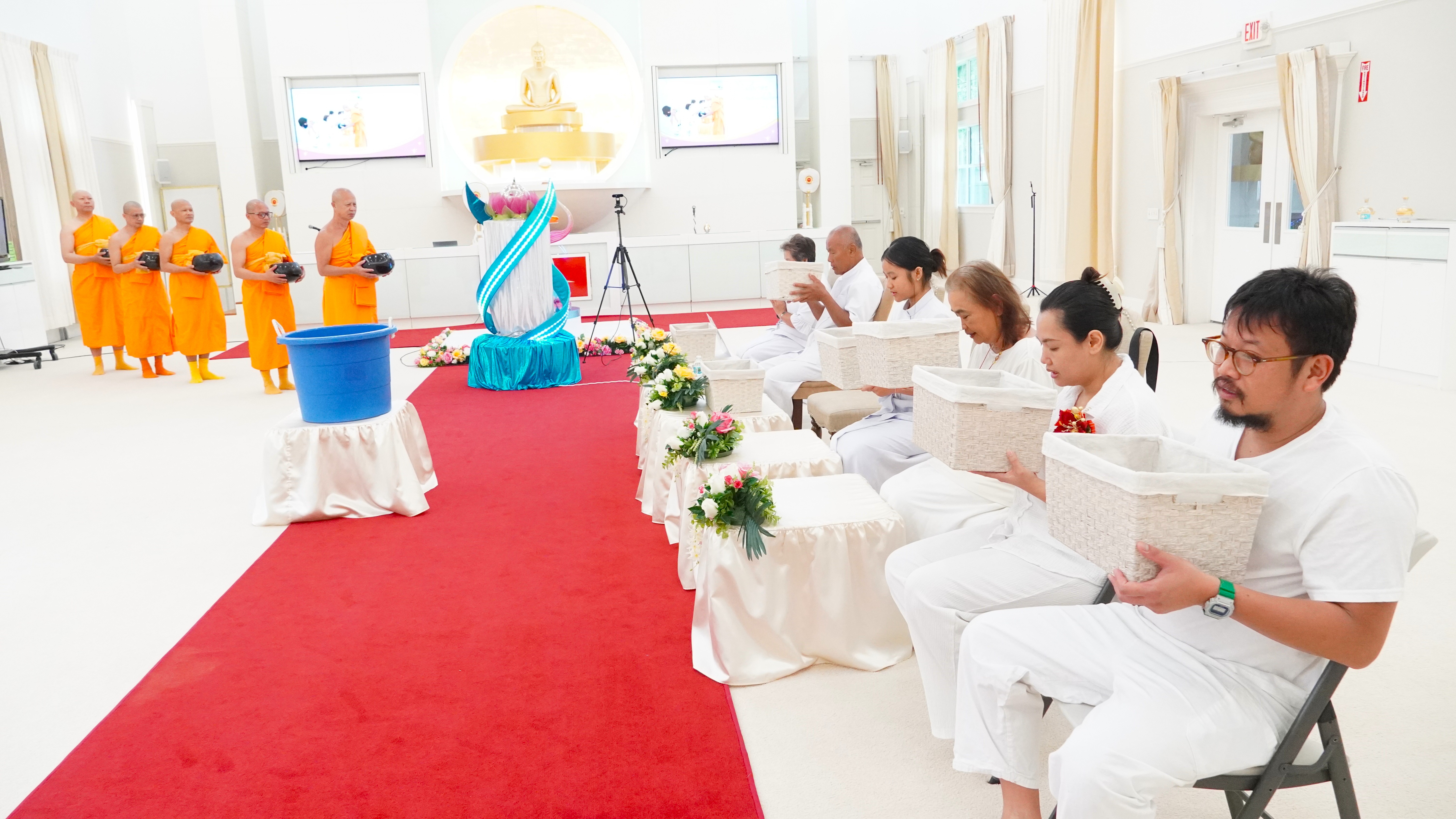 วัดพระธรรมกายฟลอริดา จัดพิธีจุดเทียนใจไฟนิรันดร์อนันตชัย