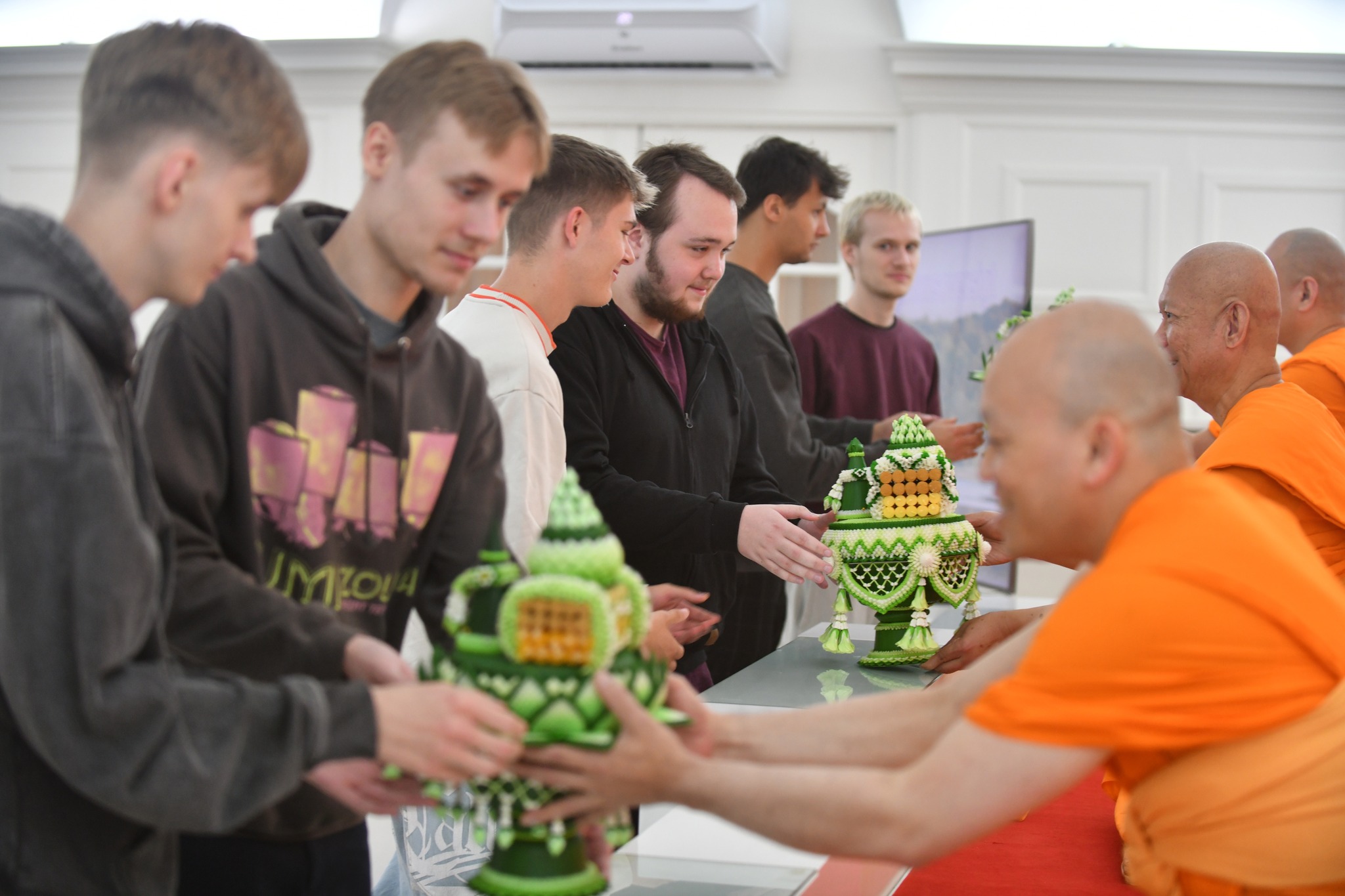 นักศึกษาชาวเดนมาร์ก เรียนรู้การปฏิบัติธรรม ณ วัดพระธรรมกายคอร์ซัวร์ ลุสท์สโกว