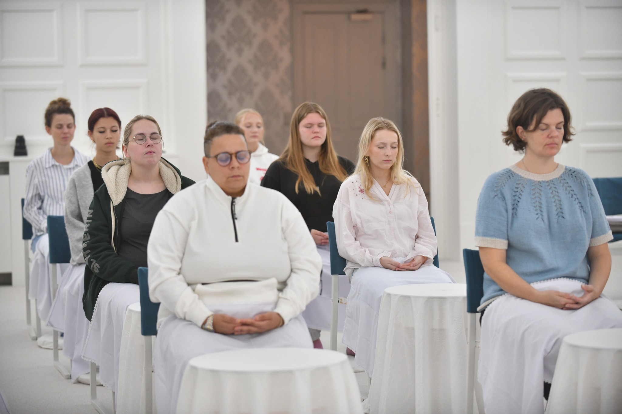 นักศึกษาชาวเดนมาร์ก เรียนรู้การปฏิบัติธรรม ณ วัดพระธรรมกายคอร์ซัวร์ ลุสท์สโกว