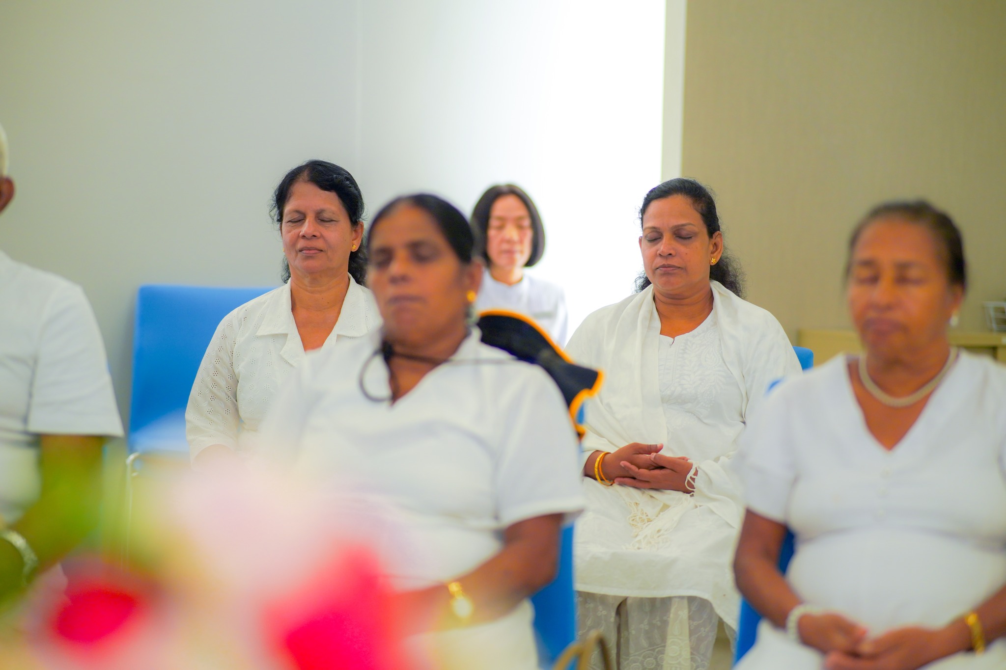 คณะชาวศรีลังกา เดินทางมาเยี่ยมชมวัดพระธรรมกาย