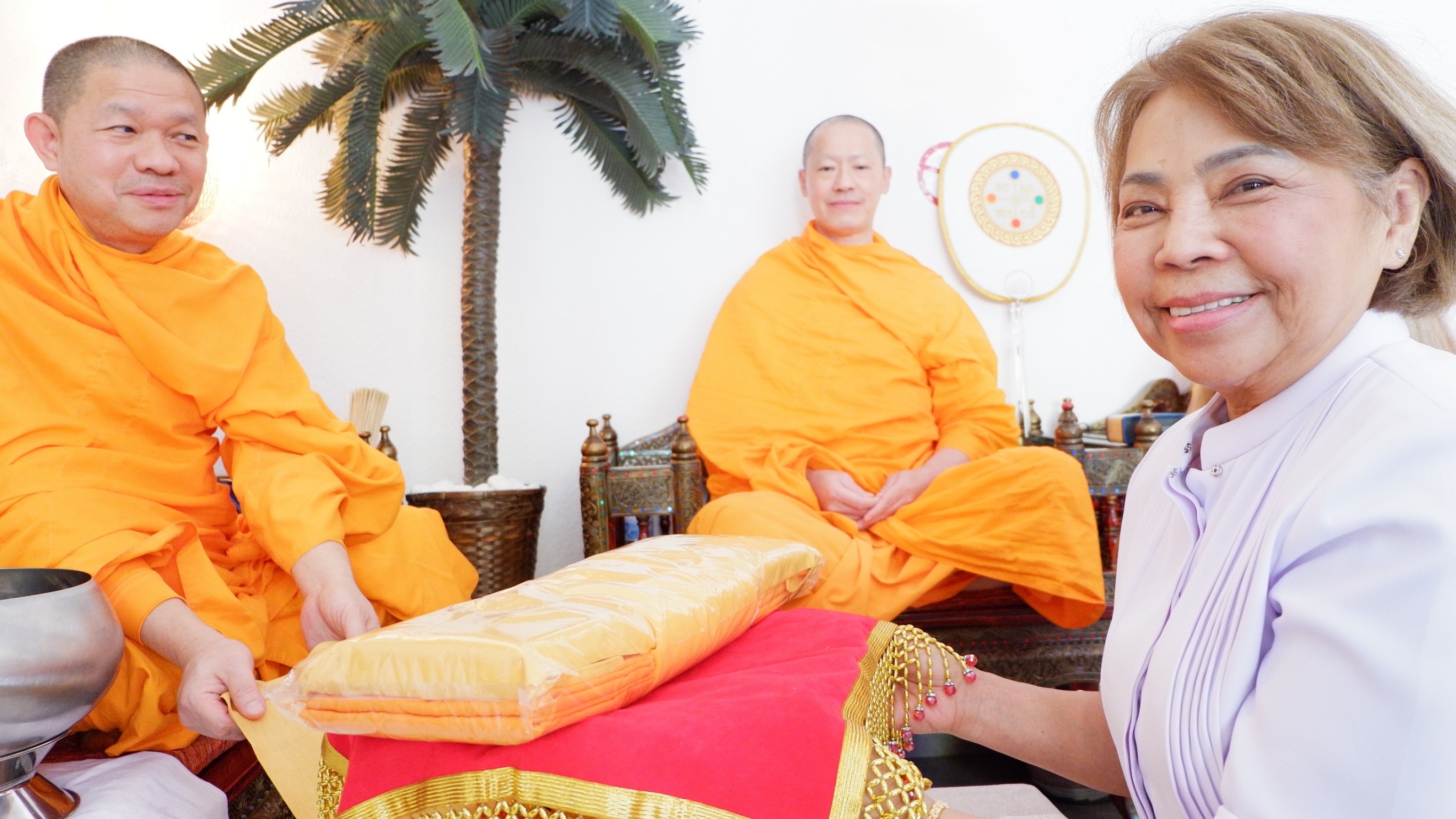 วัดพุทธนอร์ดไรน์-เวสท์ฟาเลน จัดปฏิบัติธรรม ณ ร้านกายใส