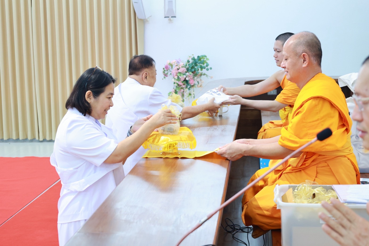 ศูนย์ปฏิบัติธรรมน้ำใสใจสว่าง จัดอบรมโครงการอุบาสกแก้ว อุบาสิกาแก้ว