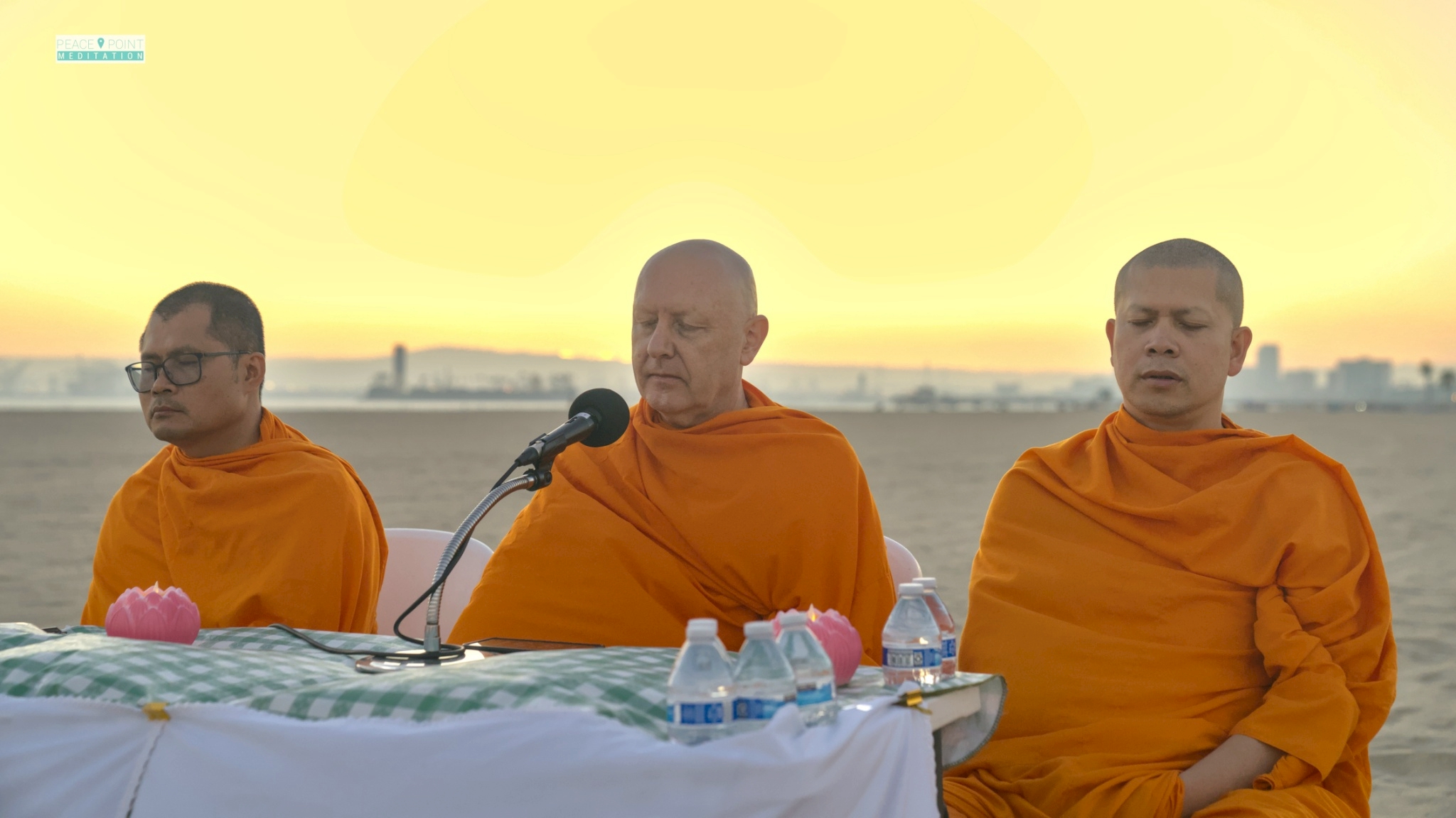 วัดพระธรรมกายแคลิฟอร์เนีย จัดปฏิบัติธรรมเพื่อสันติสุขภายใน