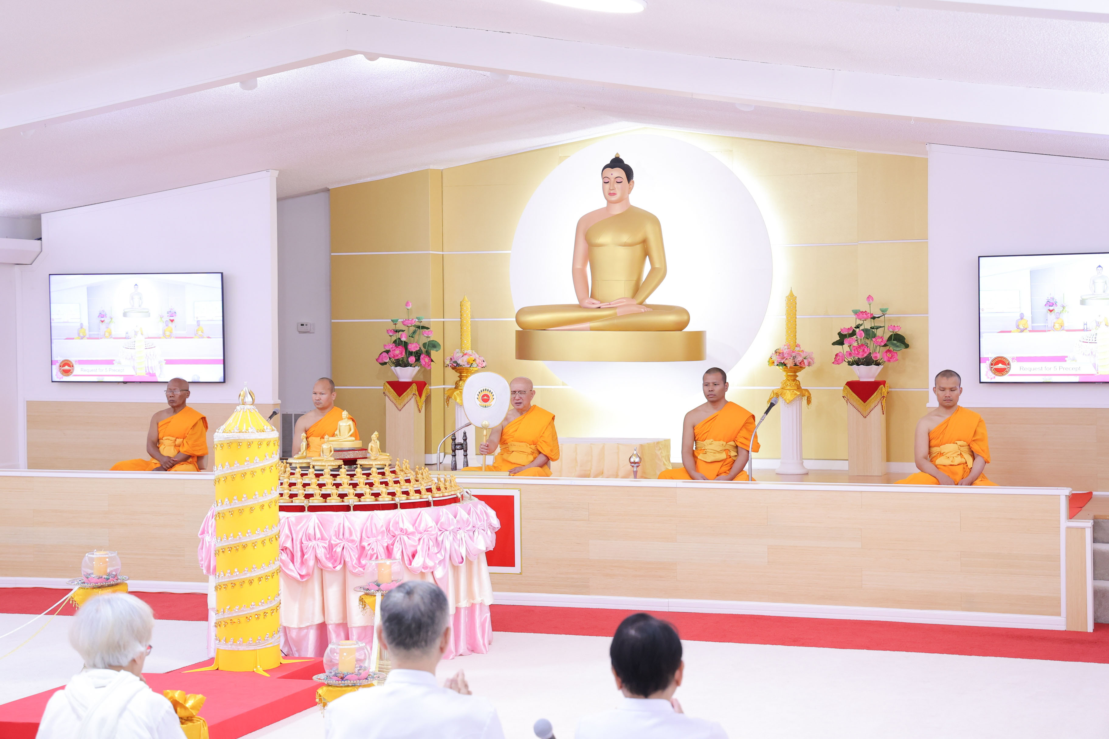 วัดพระธรรมกายจอร์เจีย จัดพิธีจุดเทียนใจไฟนิรันดร์อนันตชัย