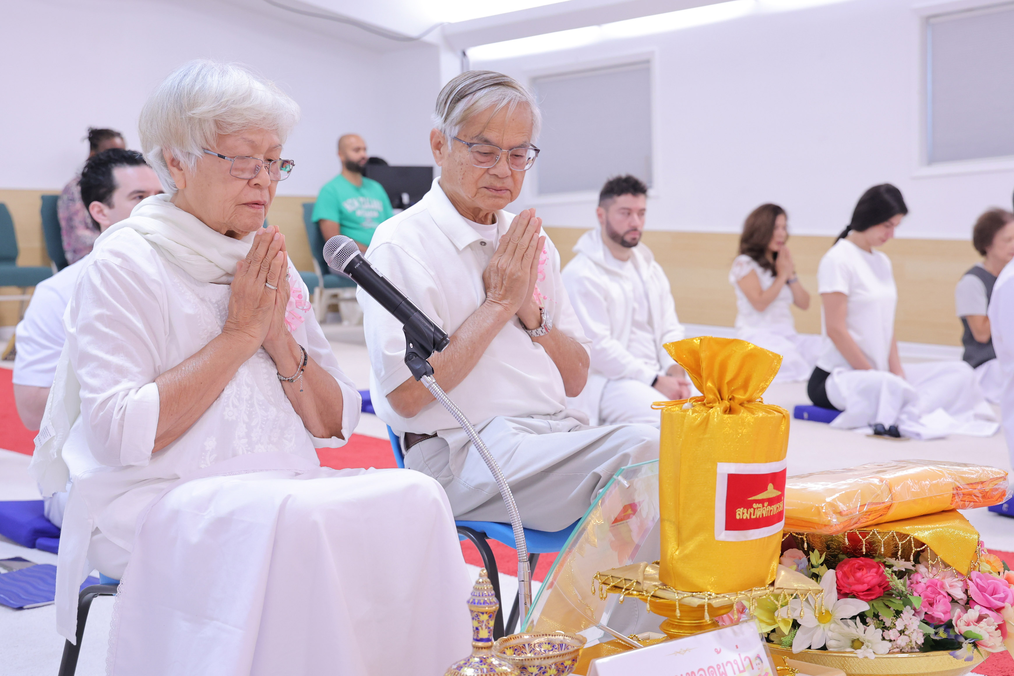 วัดพระธรรมกายจอร์เจีย จัดพิธีจุดเทียนใจไฟนิรันดร์อนันตชัย